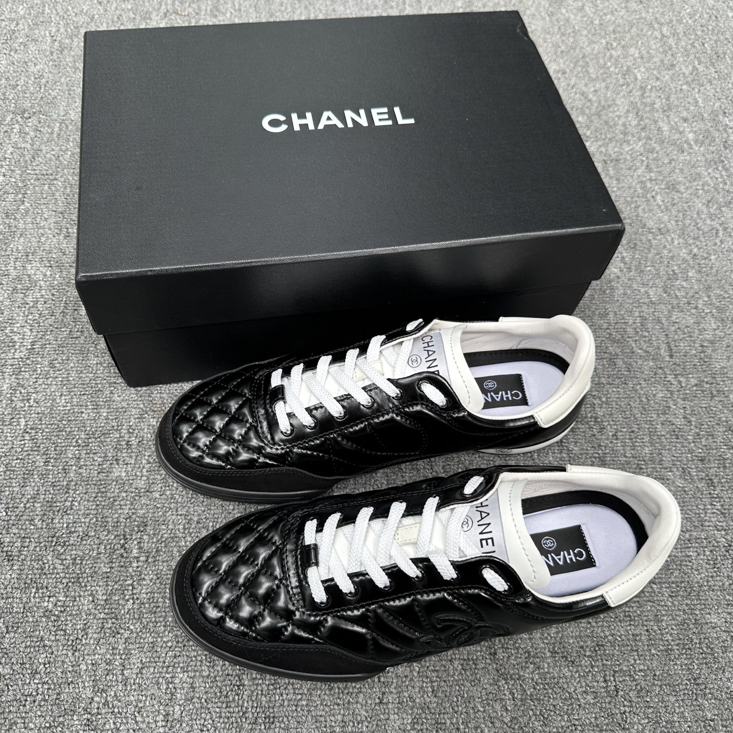 Кроссовки Chanel в стиле DLT с ромбовидной строчкой
