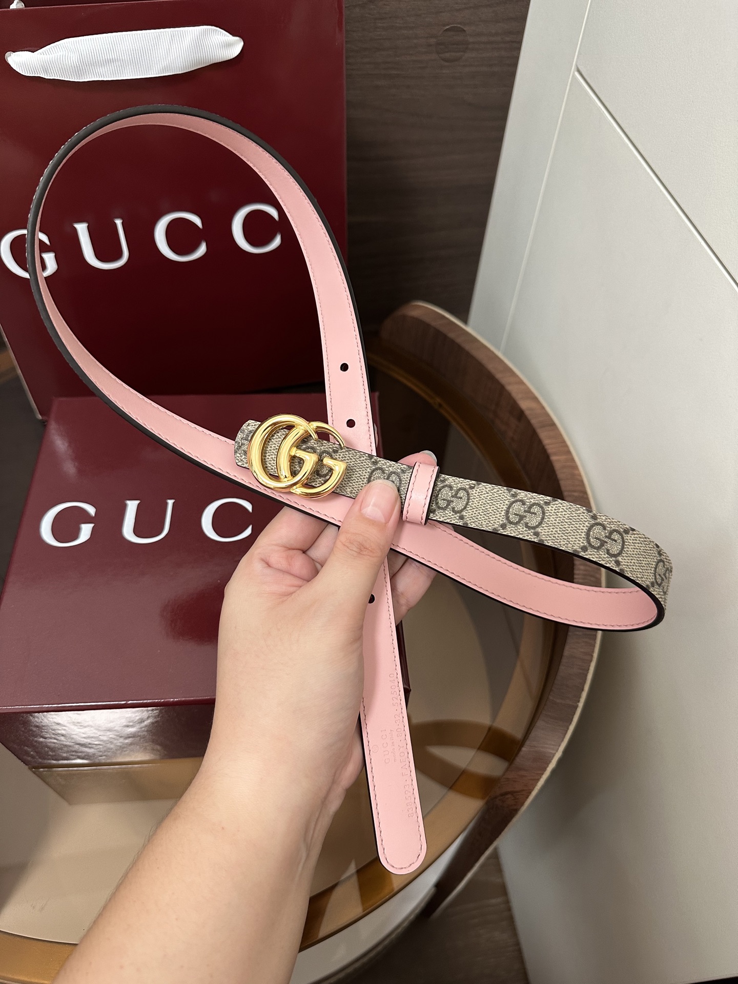 ❣️Gucc1🆕GG Marmont系列双面窄版腰带2025秋冬系列焕新演绎富有辨识度的GG Marmo