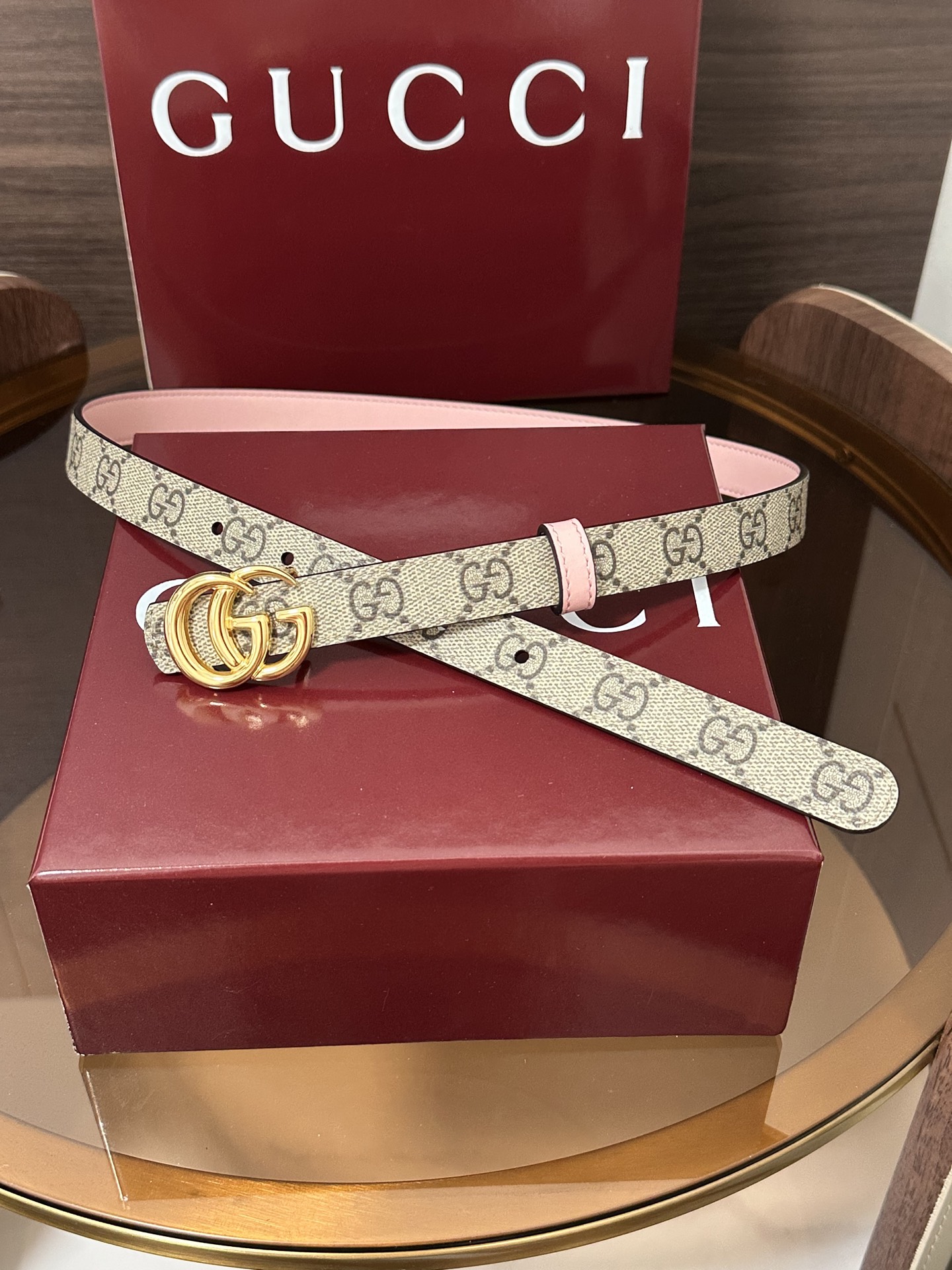 ❣️Gucc1🆕GG Marmont系列双面窄版腰带2025秋冬系列焕新演绎富有辨识度的GG Marmo