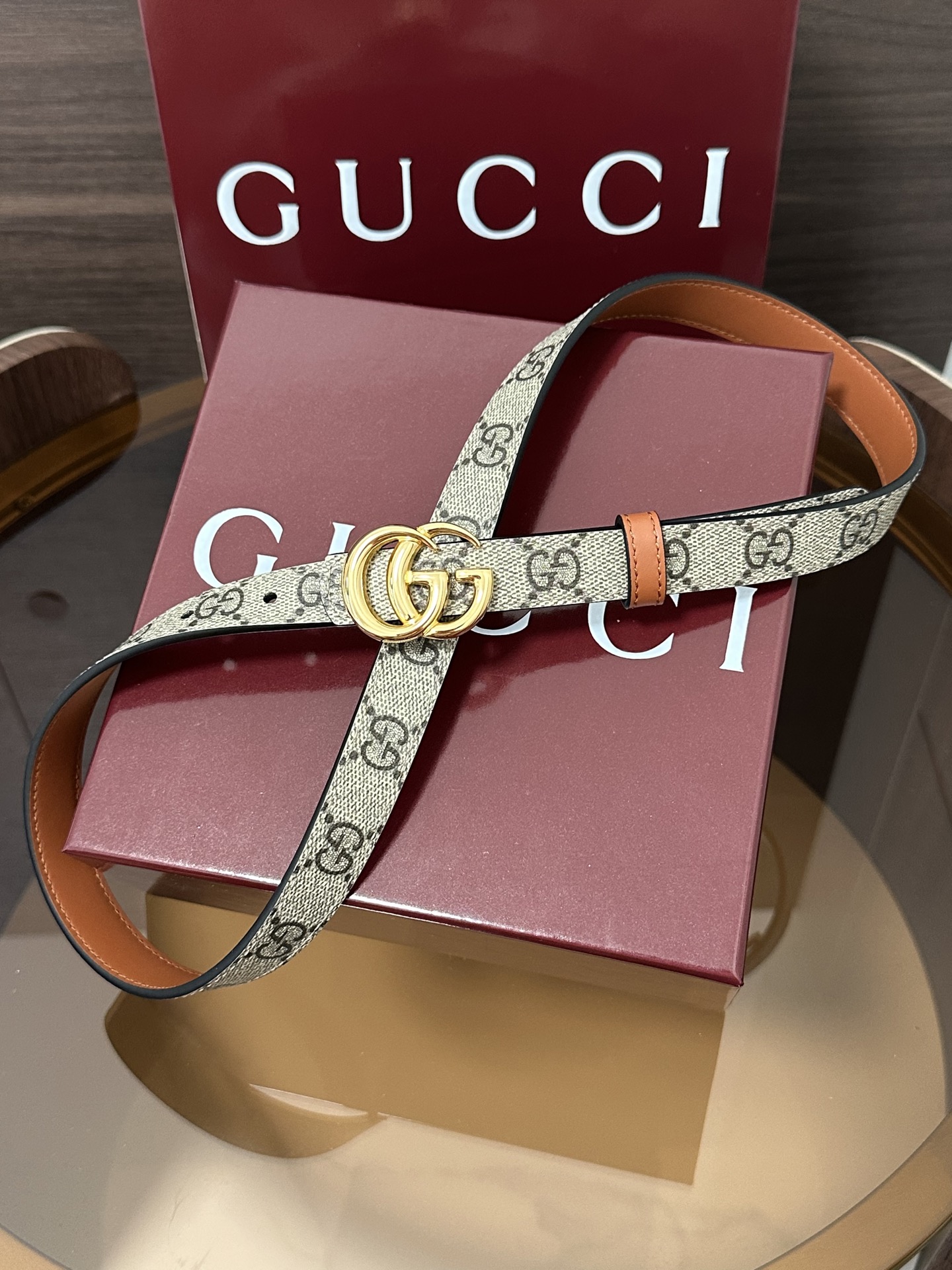 ❣️Gucc1🆕GG Marmont系列双面窄版腰带2025秋冬系列焕新演绎富有辨识度的GG Marmo