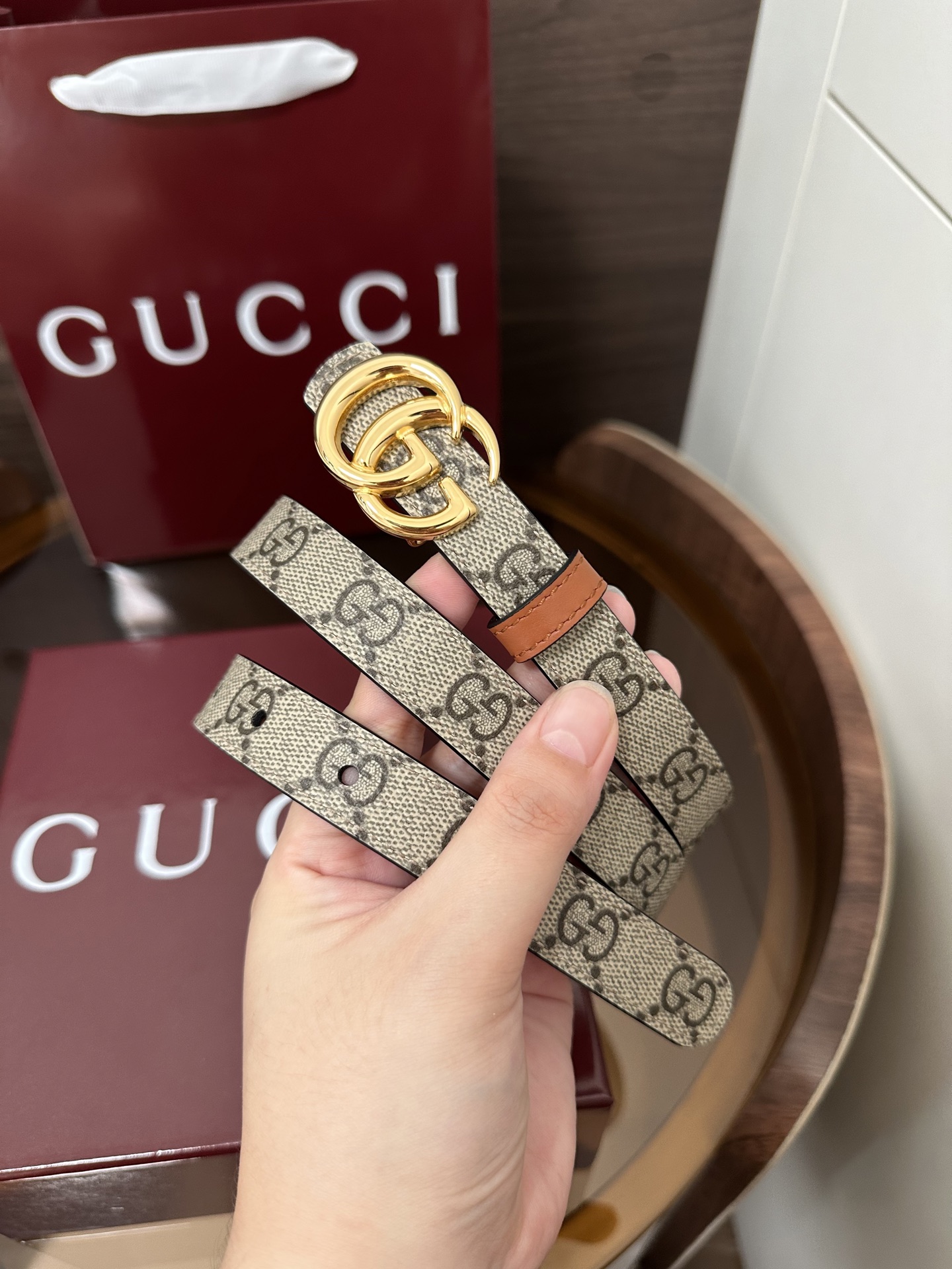 ❣️Gucc1🆕GG Marmont系列双面窄版腰带2025秋冬系列焕新演绎富有辨识度的GG Marmo