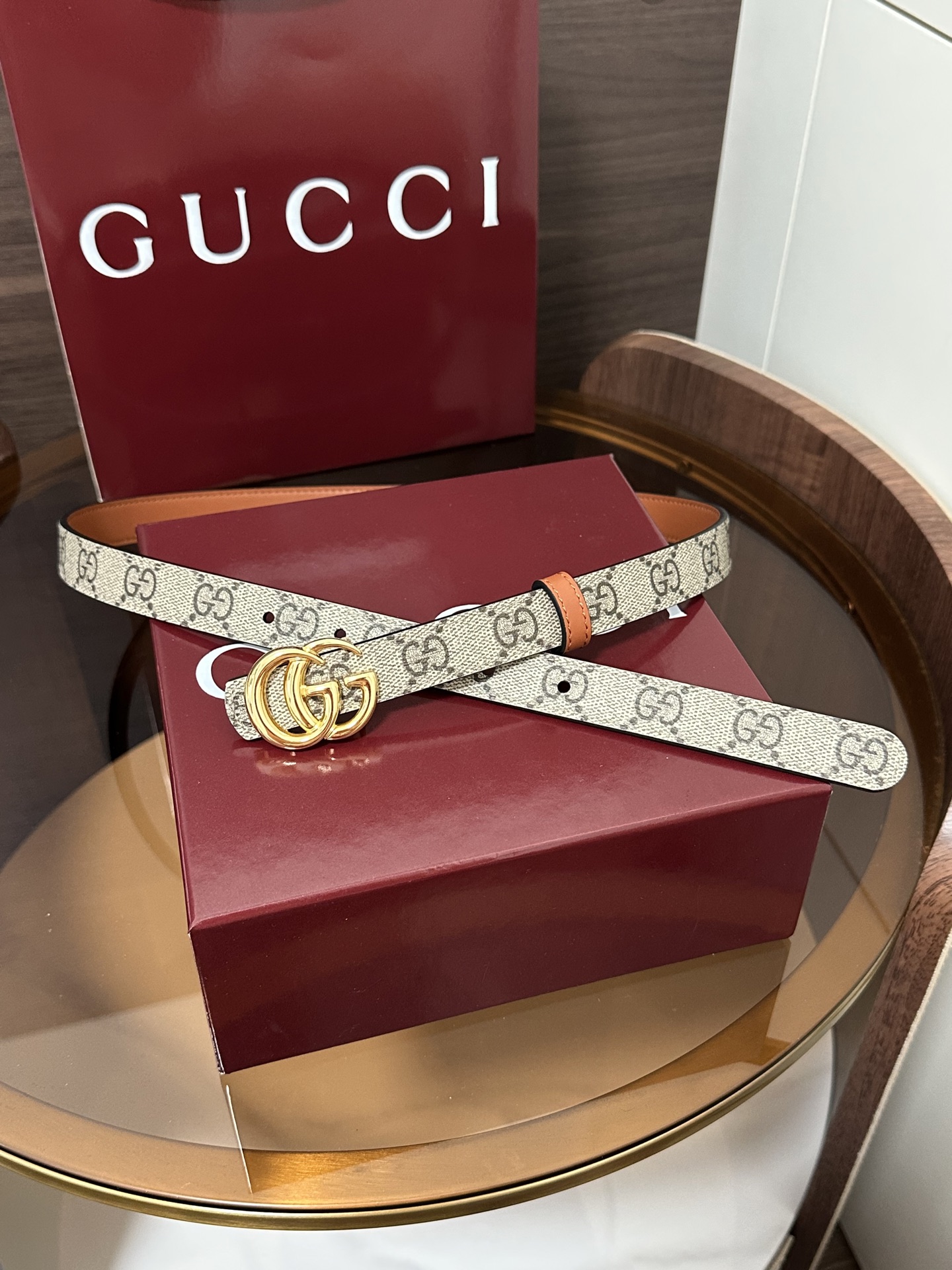 ❣️Gucc1🆕GG Marmont系列双面窄版腰带2025秋冬系列焕新演绎富有辨识度的GG Marmo