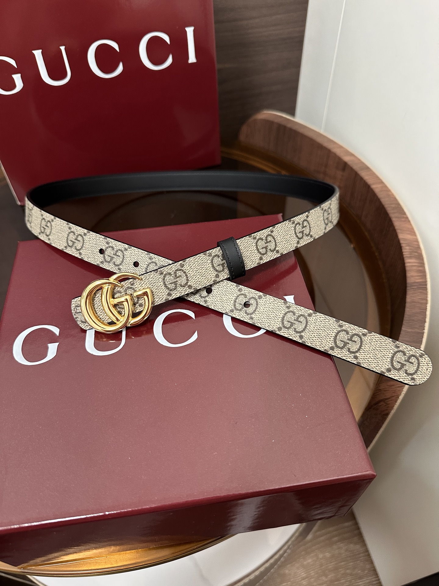 ❣️Gucc1🆕GG Marmont系列双面窄版腰带2025秋冬系列焕新演绎富有辨识度的GG Marmo