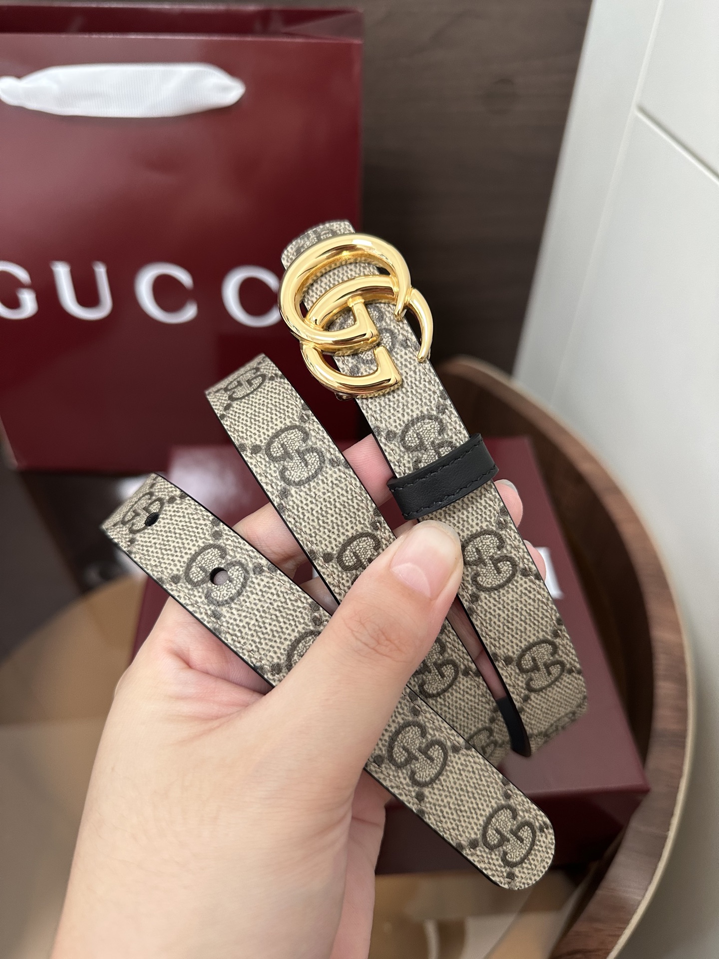 ❣️Gucc1🆕GG Marmont系列双面窄版腰带2025秋冬系列焕新演绎富有辨识度的GG Marmo