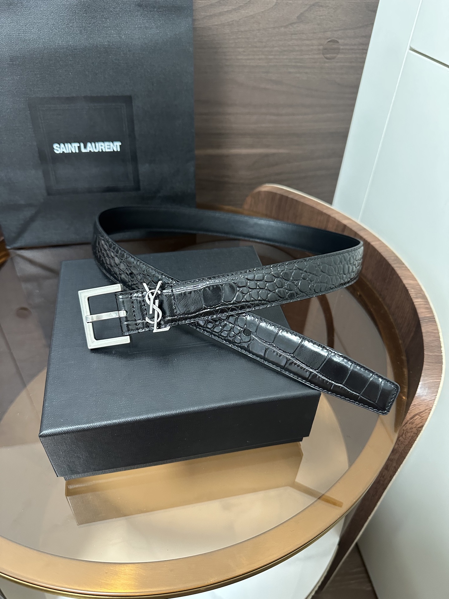 ❣️SA1NT LAURENT CASSANDRE鳄鱼纹压印皮革方扣腰带 配以经典YSL标志环圈 宽度 