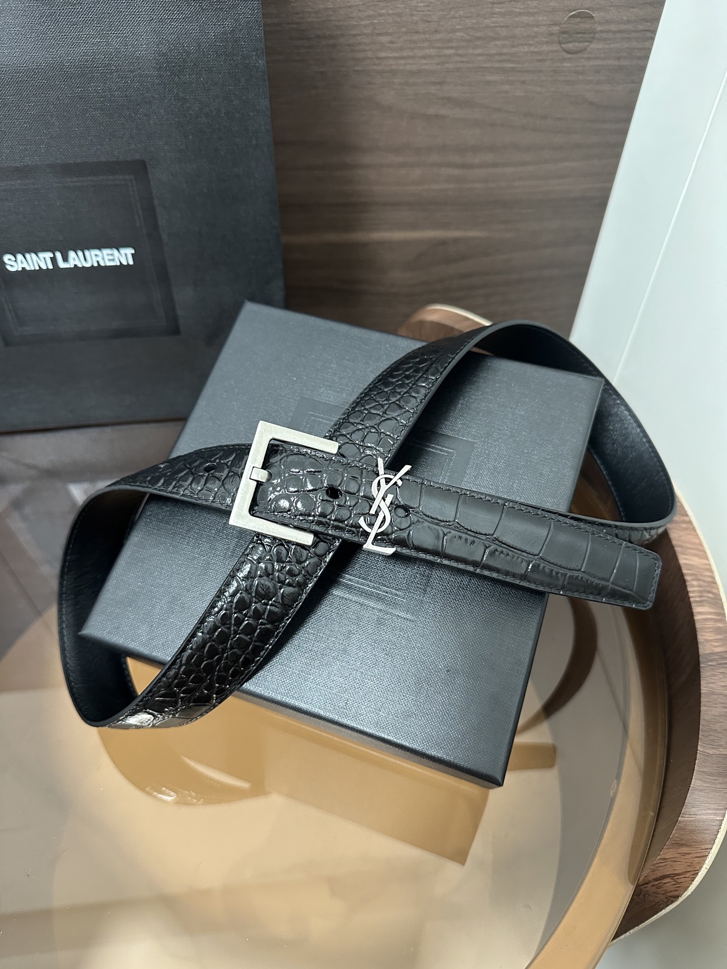 ❣️SA1NT LAURENT CASSANDRE鳄鱼纹压印皮革方扣腰带 配以经典YSL标志环圈 宽度 