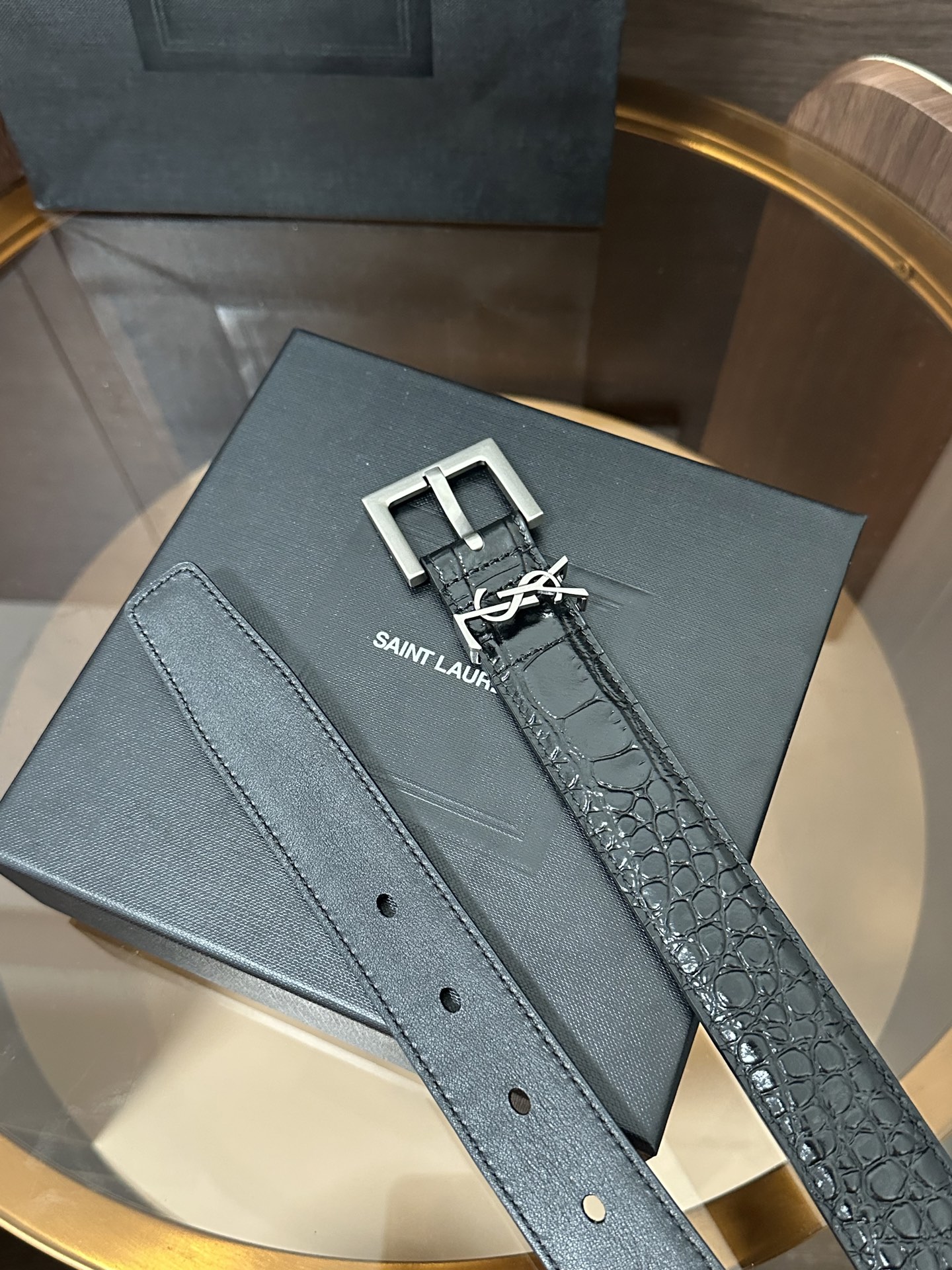 ❣️SA1NT LAURENT CASSANDRE鳄鱼纹压印皮革方扣腰带 配以经典YSL标志环圈 宽度 
