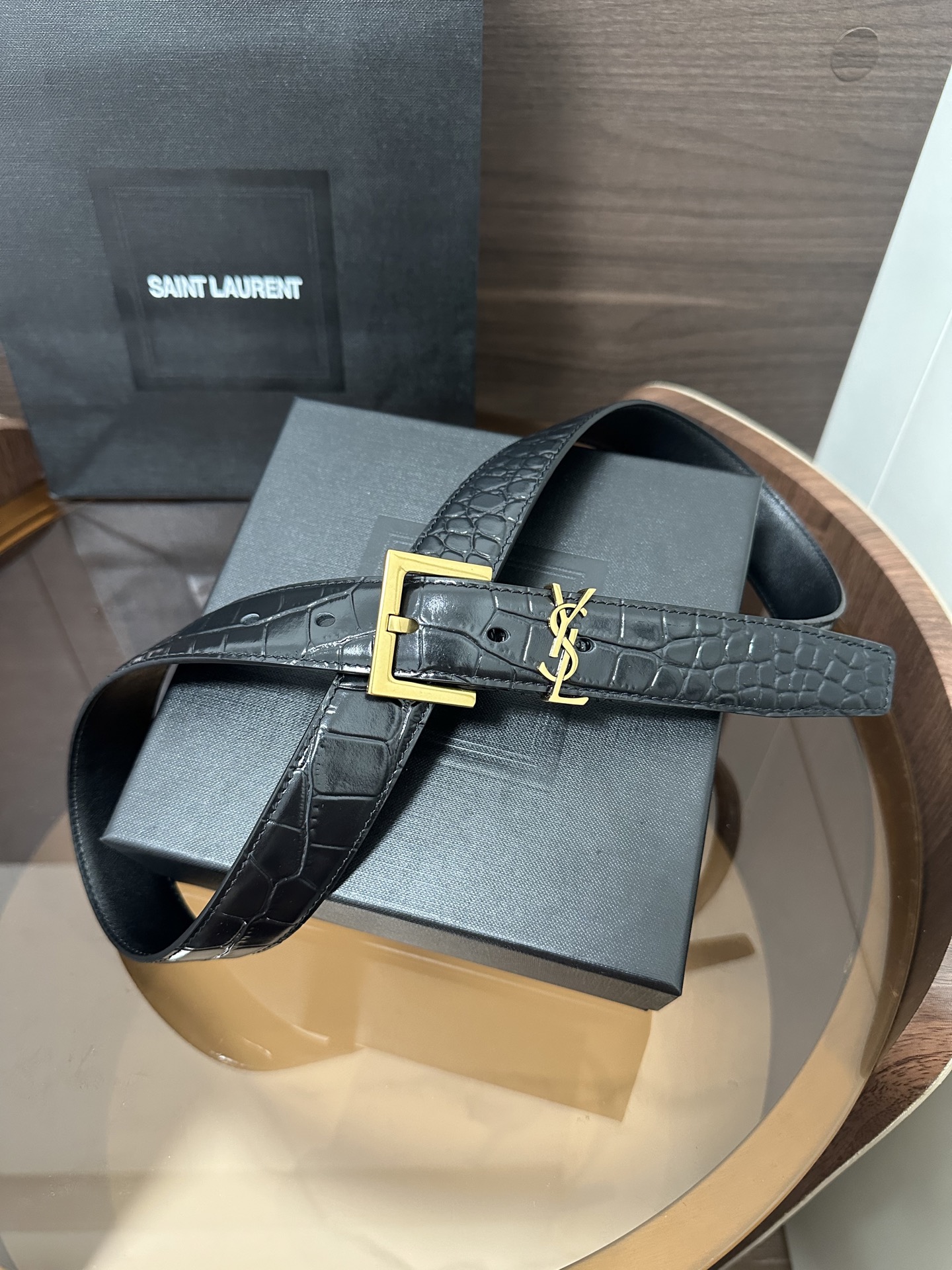 ❣️SA1NT LAURENT CASSANDRE鳄鱼纹压印皮革方扣腰带 配以经典YSL标志环圈 宽度 