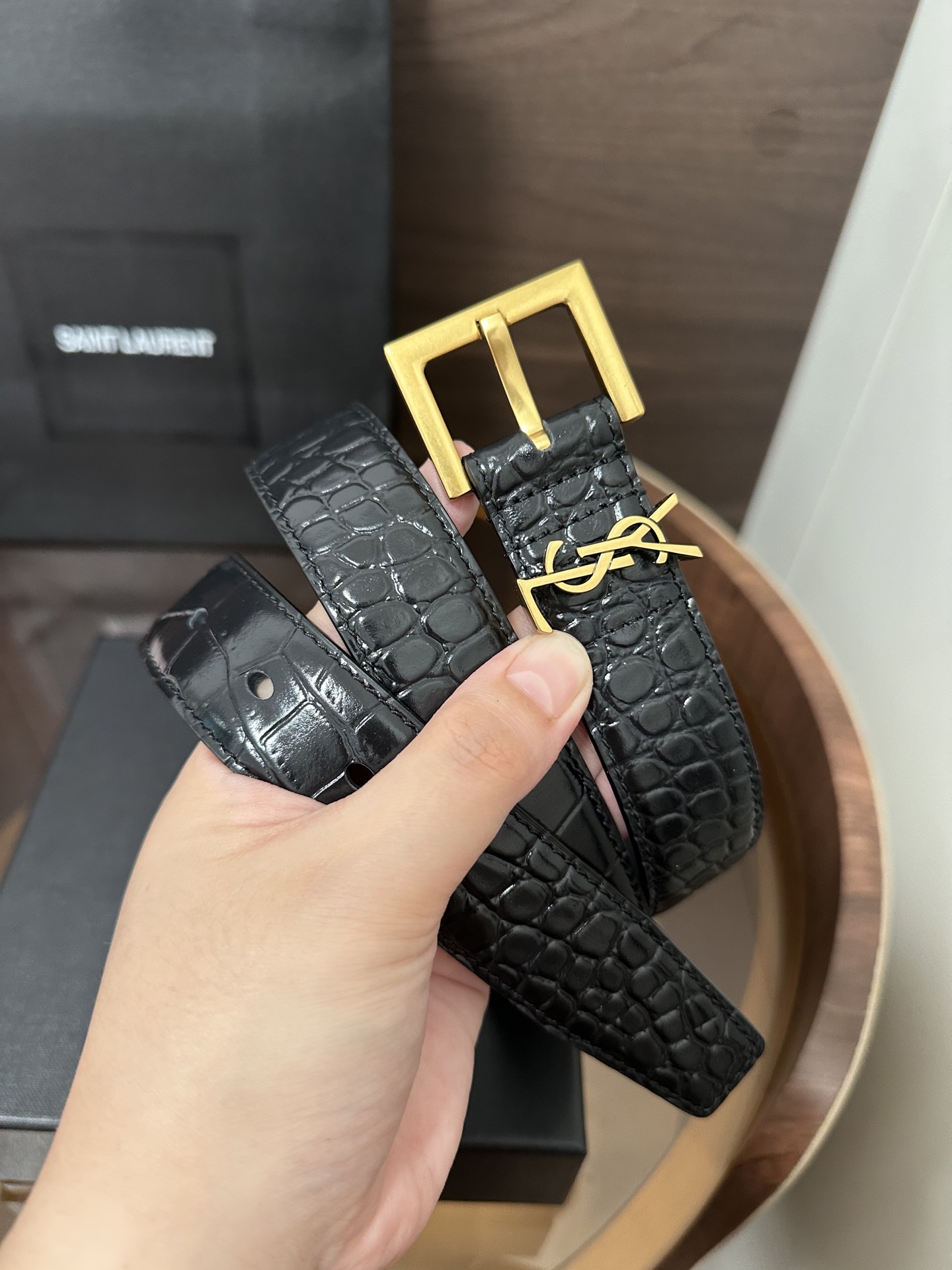 ❣️SA1NT LAURENT CASSANDRE鳄鱼纹压印皮革方扣腰带 配以经典YSL标志环圈 宽度 