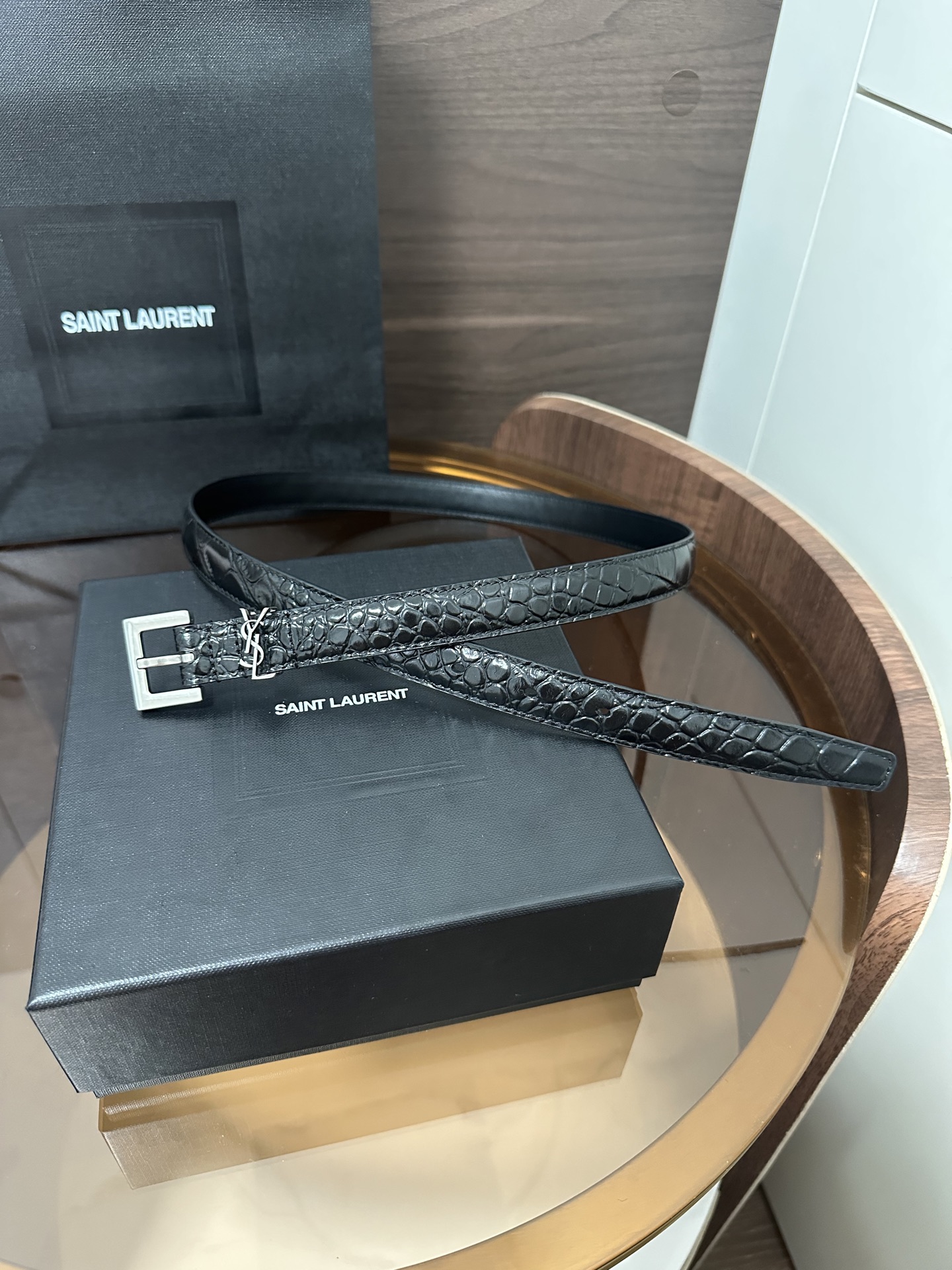 ❣️SA1NT LAURENT CASSANDRE鳄鱼纹压印皮革方扣腰带 配以经典YSL标志环圈 宽度 