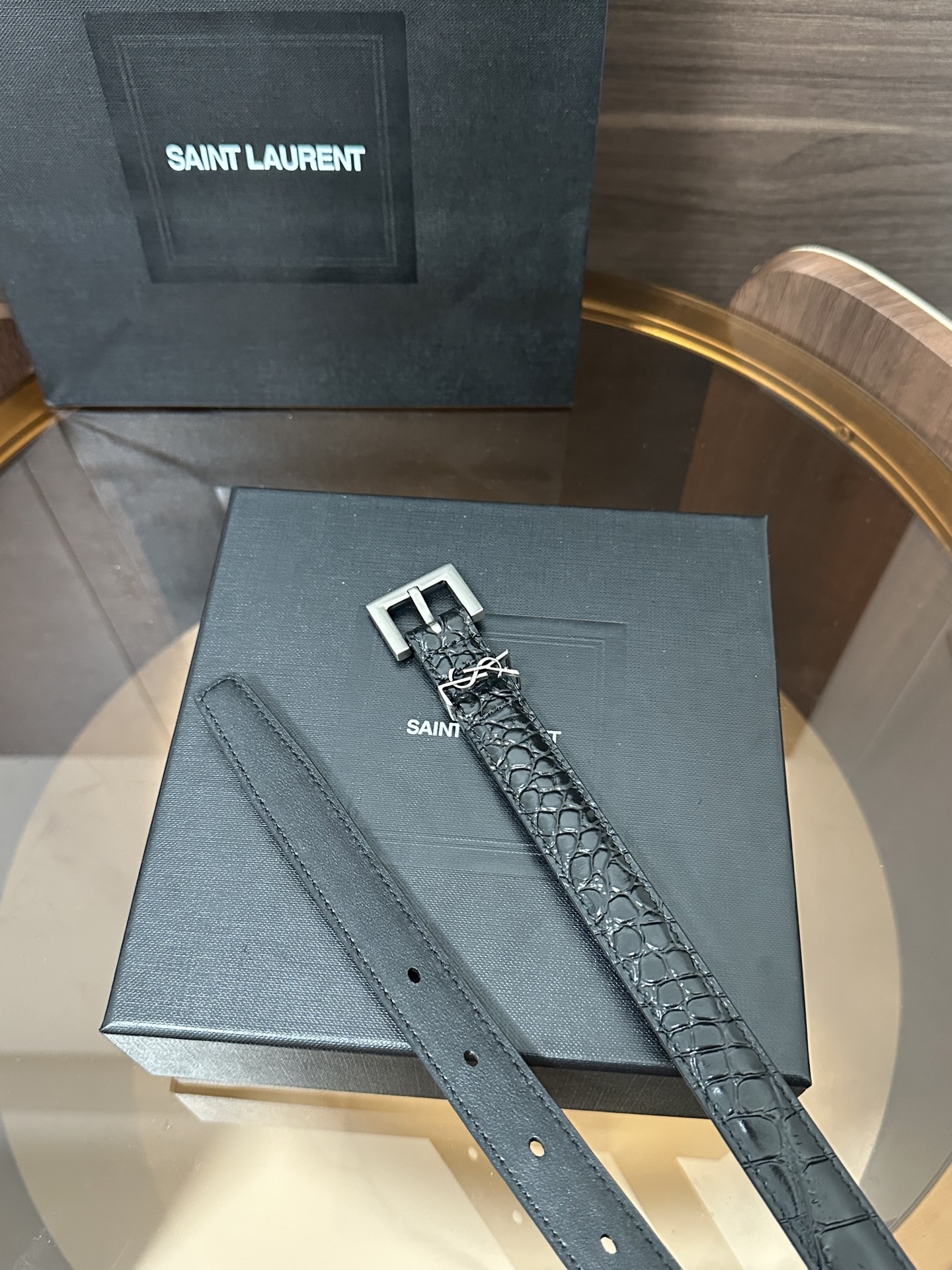 ❣️SA1NT LAURENT CASSANDRE鳄鱼纹压印皮革方扣腰带 配以经典YSL标志环圈 宽度 