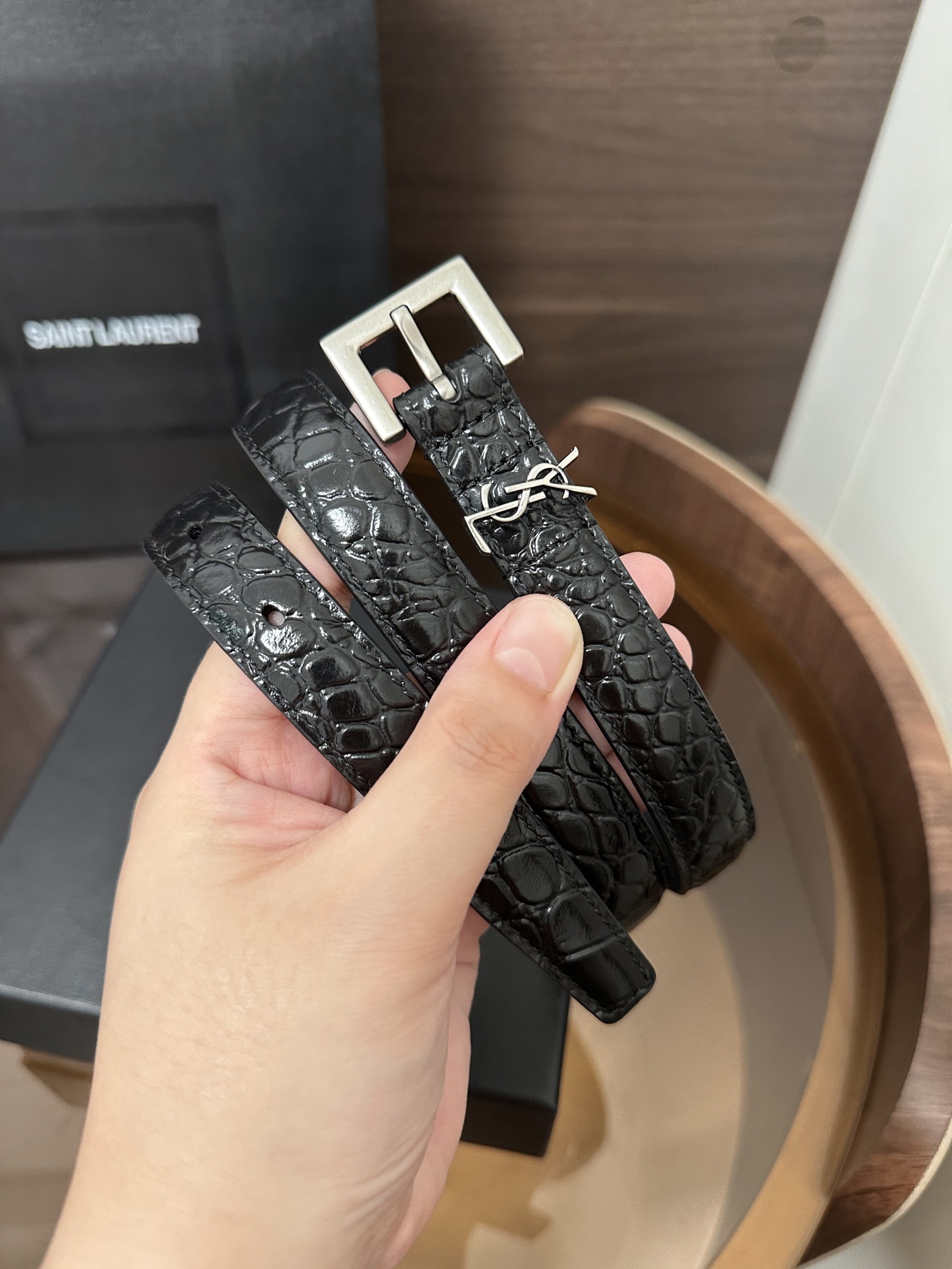 ❣️SA1NT LAURENT CASSANDRE鳄鱼纹压印皮革方扣腰带 配以经典YSL标志环圈 宽度 