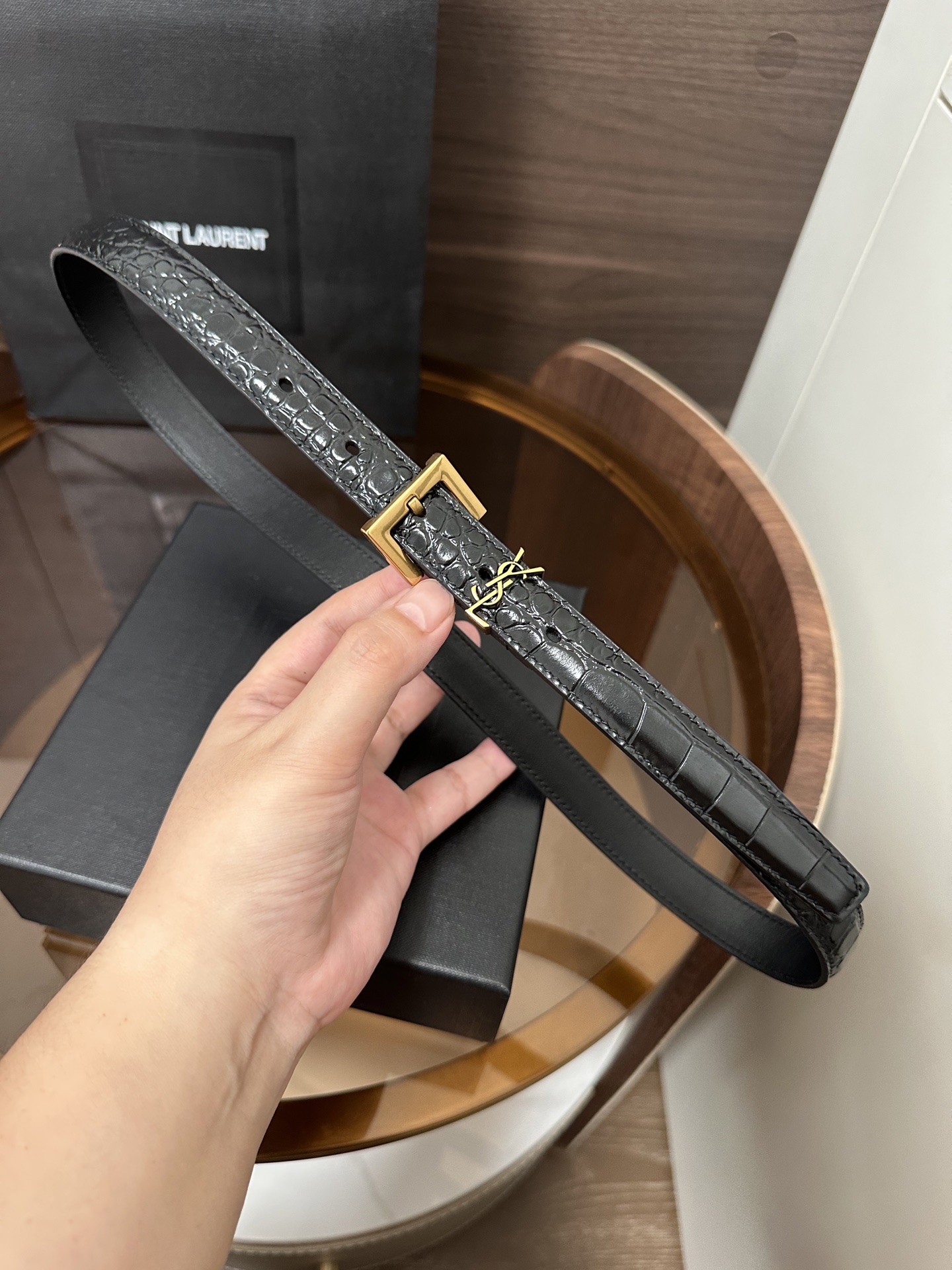 ❣️SA1NT LAURENT CASSANDRE鳄鱼纹压印皮革方扣腰带 配以经典YSL标志环圈 宽度 