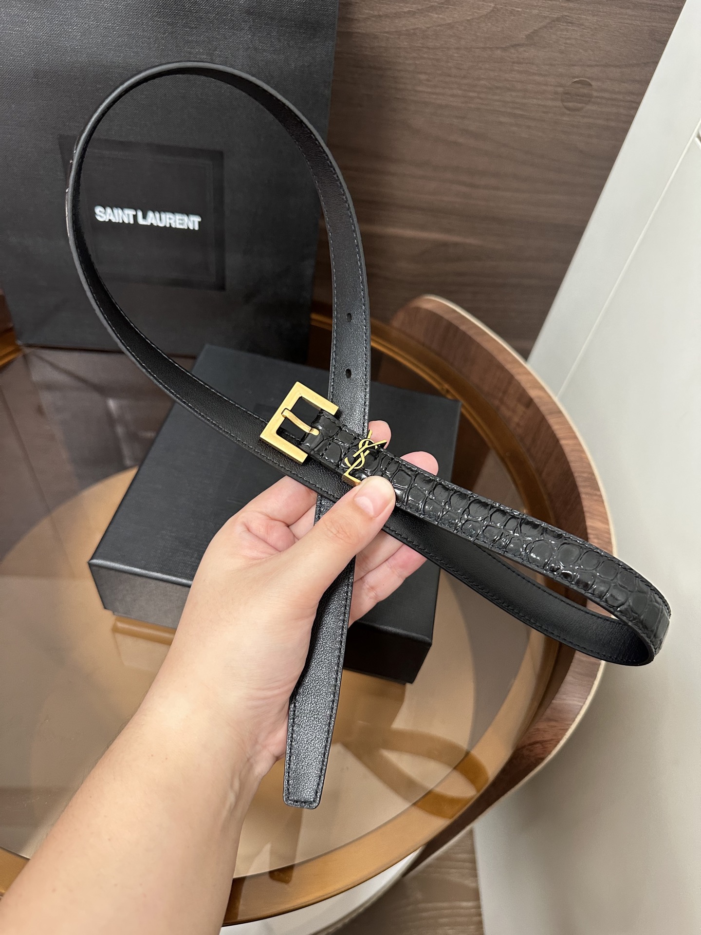 ❣️SA1NT LAURENT CASSANDRE鳄鱼纹压印皮革方扣腰带 配以经典YSL标志环圈 宽度 