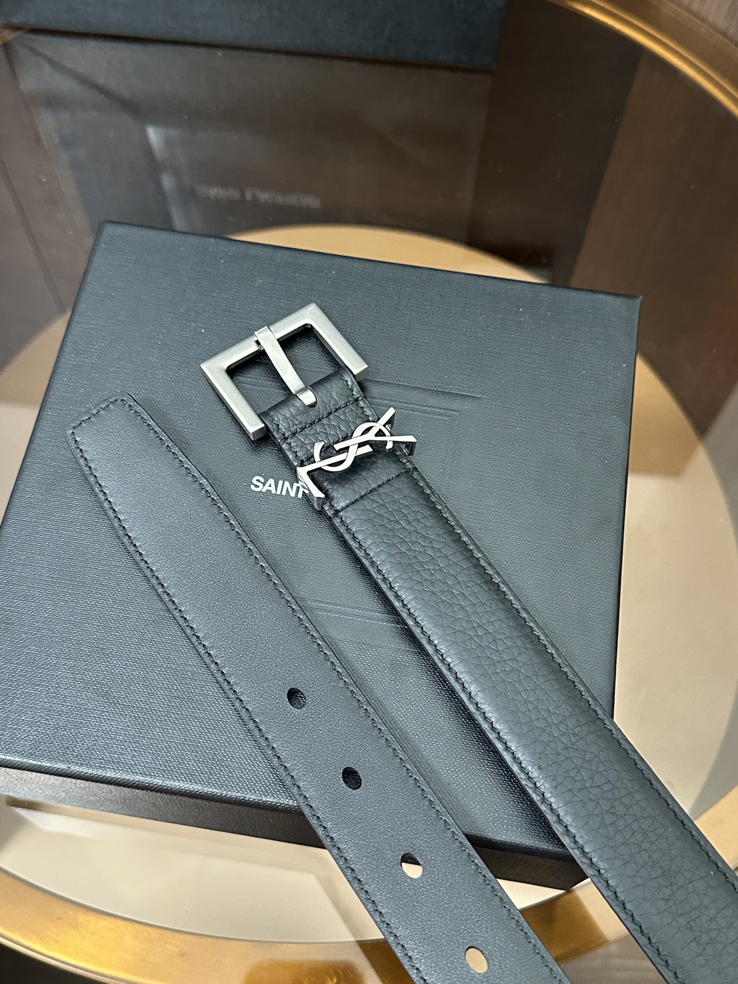 ❣️SA1NT LAURENT CASSANDRE粒面皮革方扣腰带 配以经典YSL标志环圈 宽度 3.0