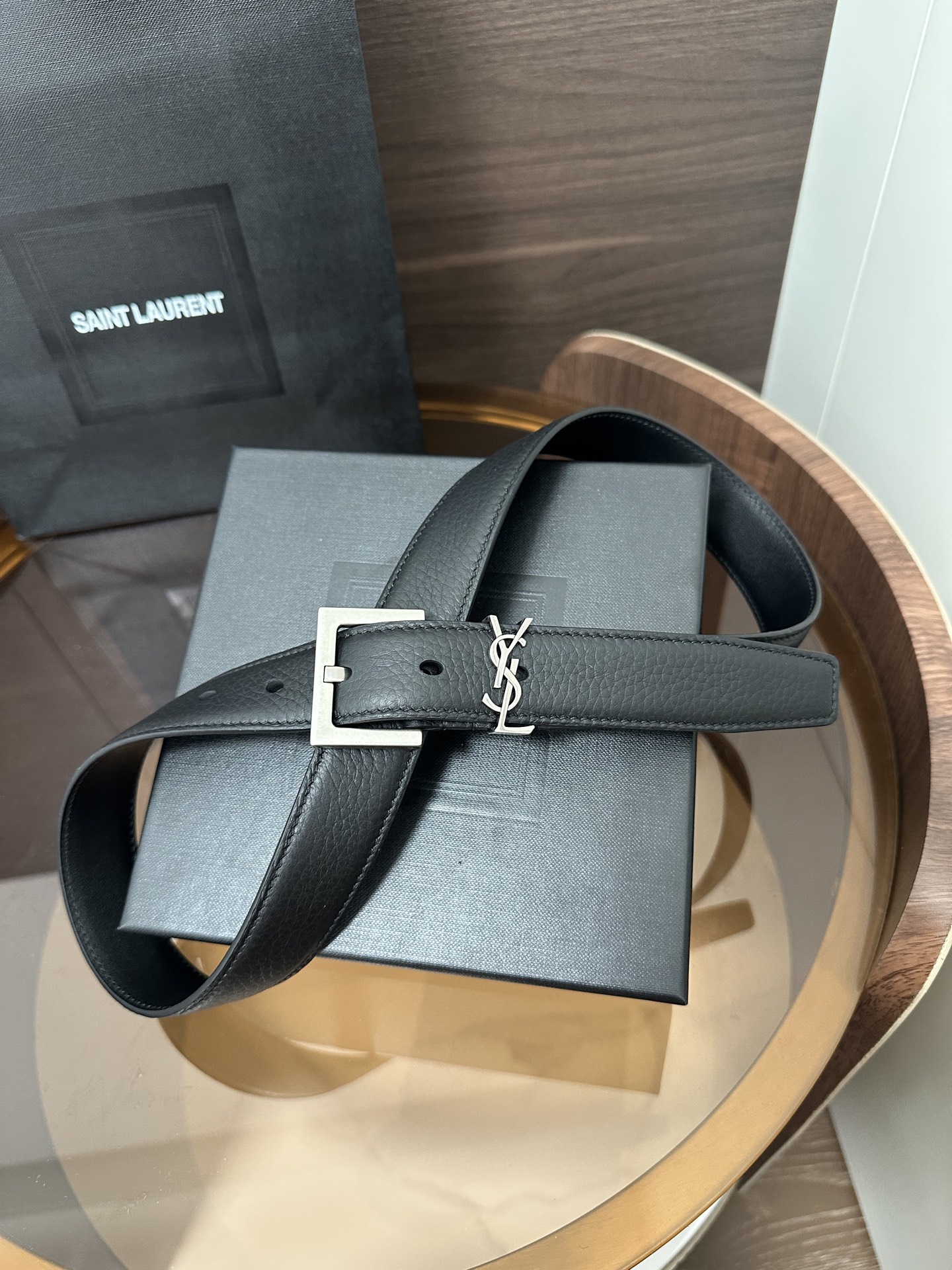 ❣️SA1NT LAURENT CASSANDRE粒面皮革方扣腰带 配以经典YSL标志环圈 宽度 3.0