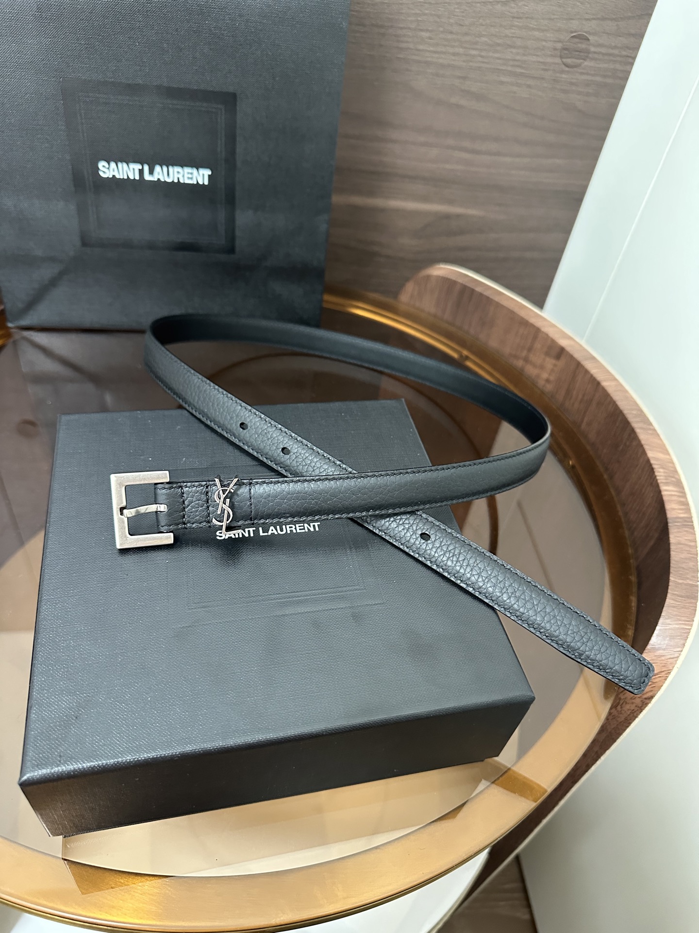 ❣️SA1NT LAURENT CASSANDRE粒面皮革方扣腰带 配以经典YSL标志环圈 宽度 2.0