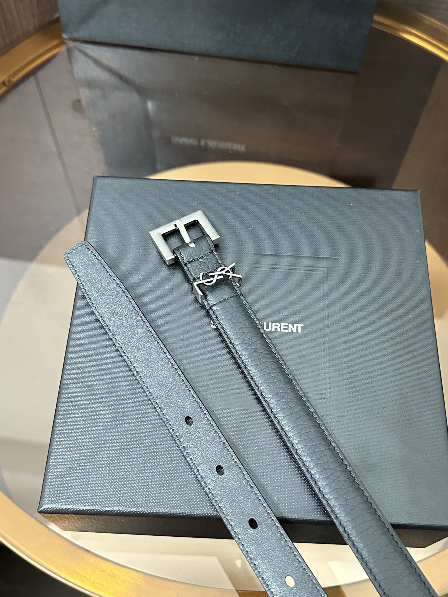 ❣️SA1NT LAURENT CASSANDRE粒面皮革方扣腰带 配以经典YSL标志环圈 宽度 2.0