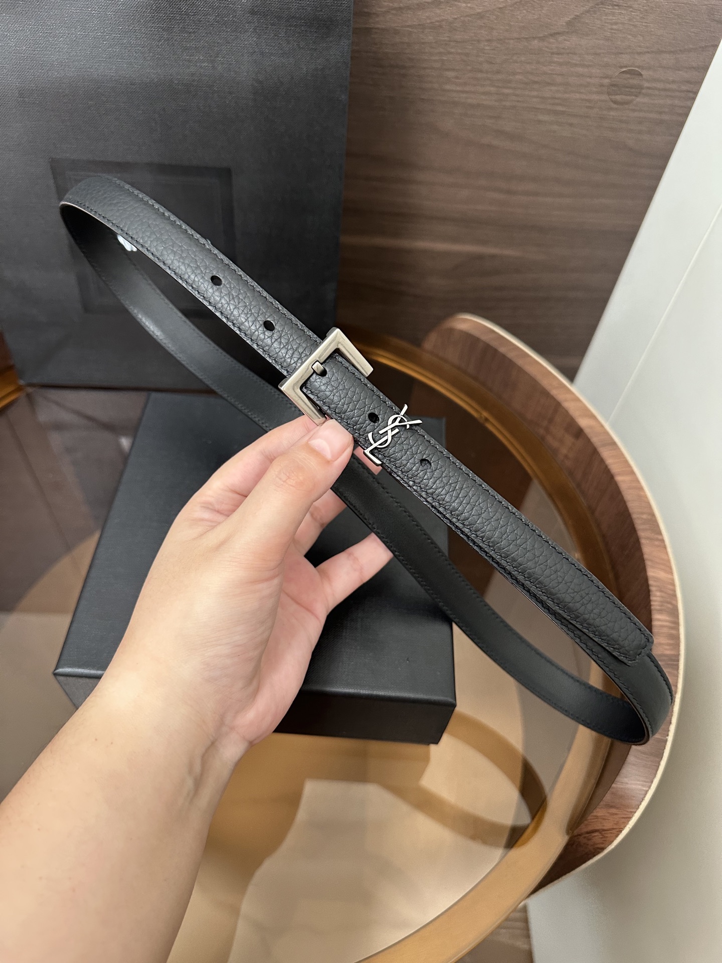 ❣️SA1NT LAURENT CASSANDRE粒面皮革方扣腰带 配以经典YSL标志环圈 宽度 2.0