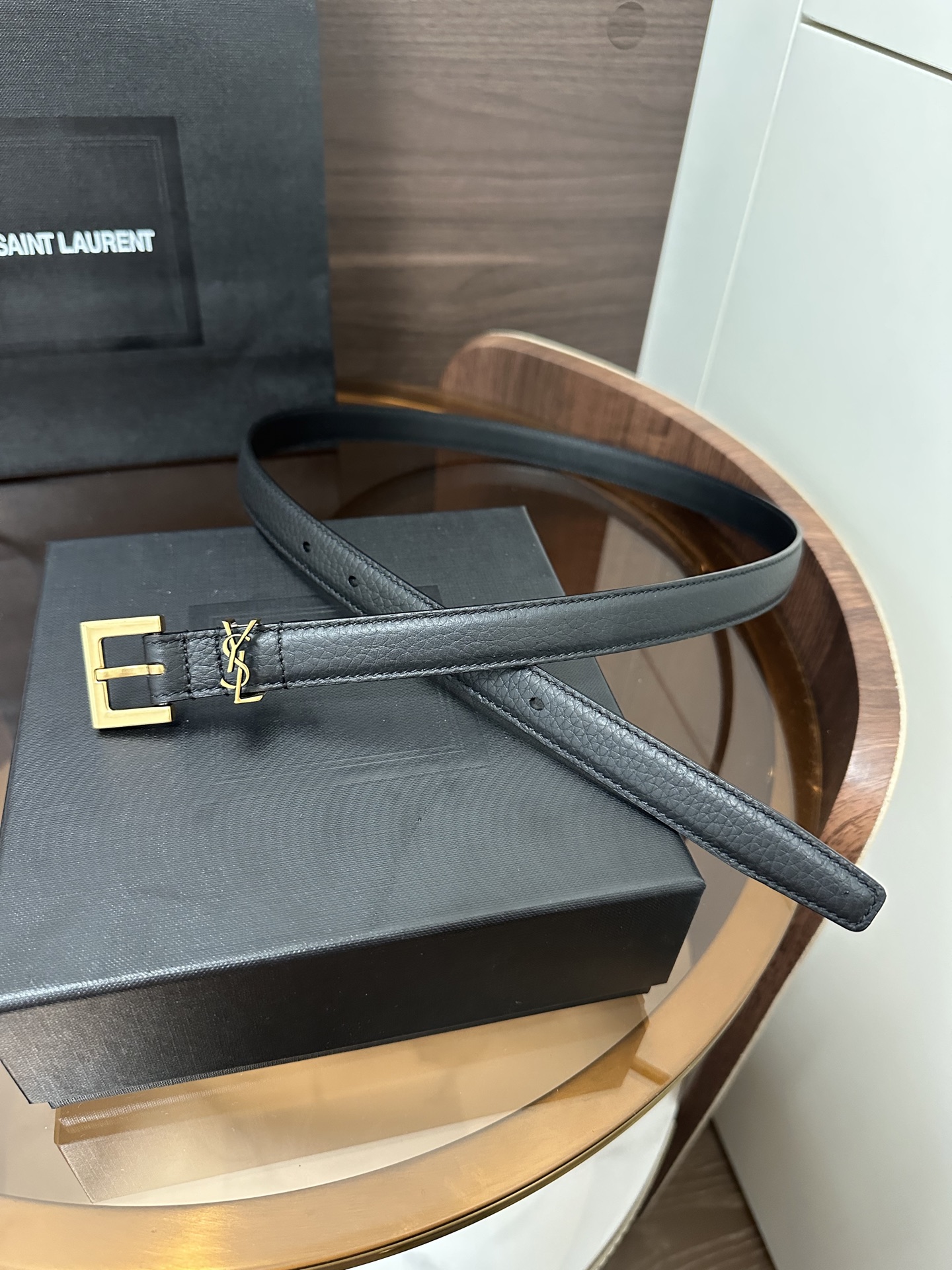 ❣️SA1NT LAURENT CASSANDRE粒面皮革方扣腰带 配以经典YSL标志环圈 宽度 2.0