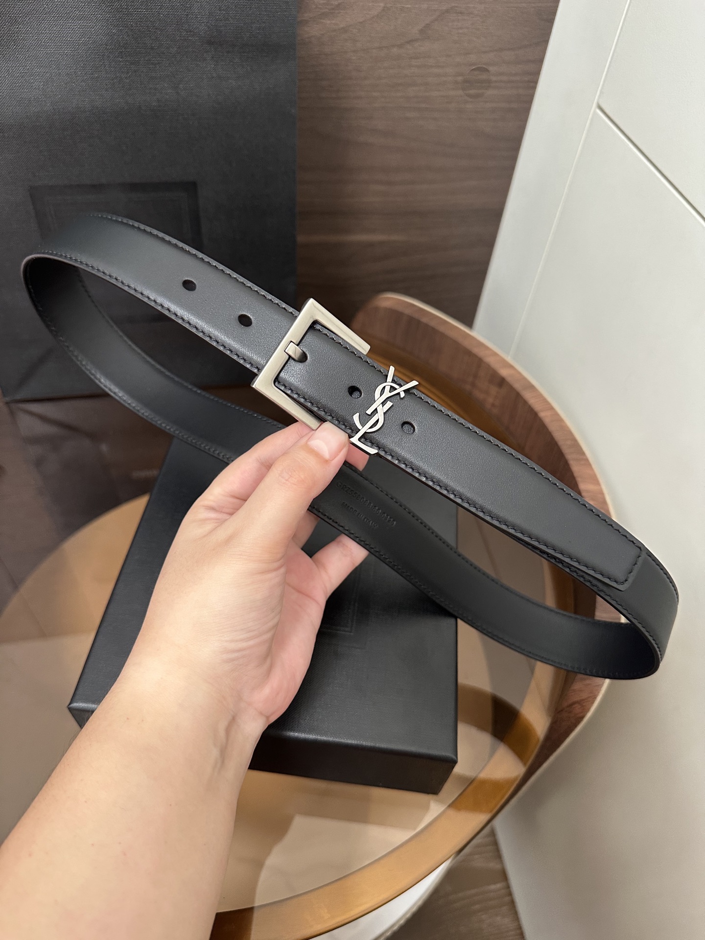 ❣️SA1NT LAURENT CASSANDRE字母标志方形搭扣光面皮腰带 配以经典YSL标志环圈 宽