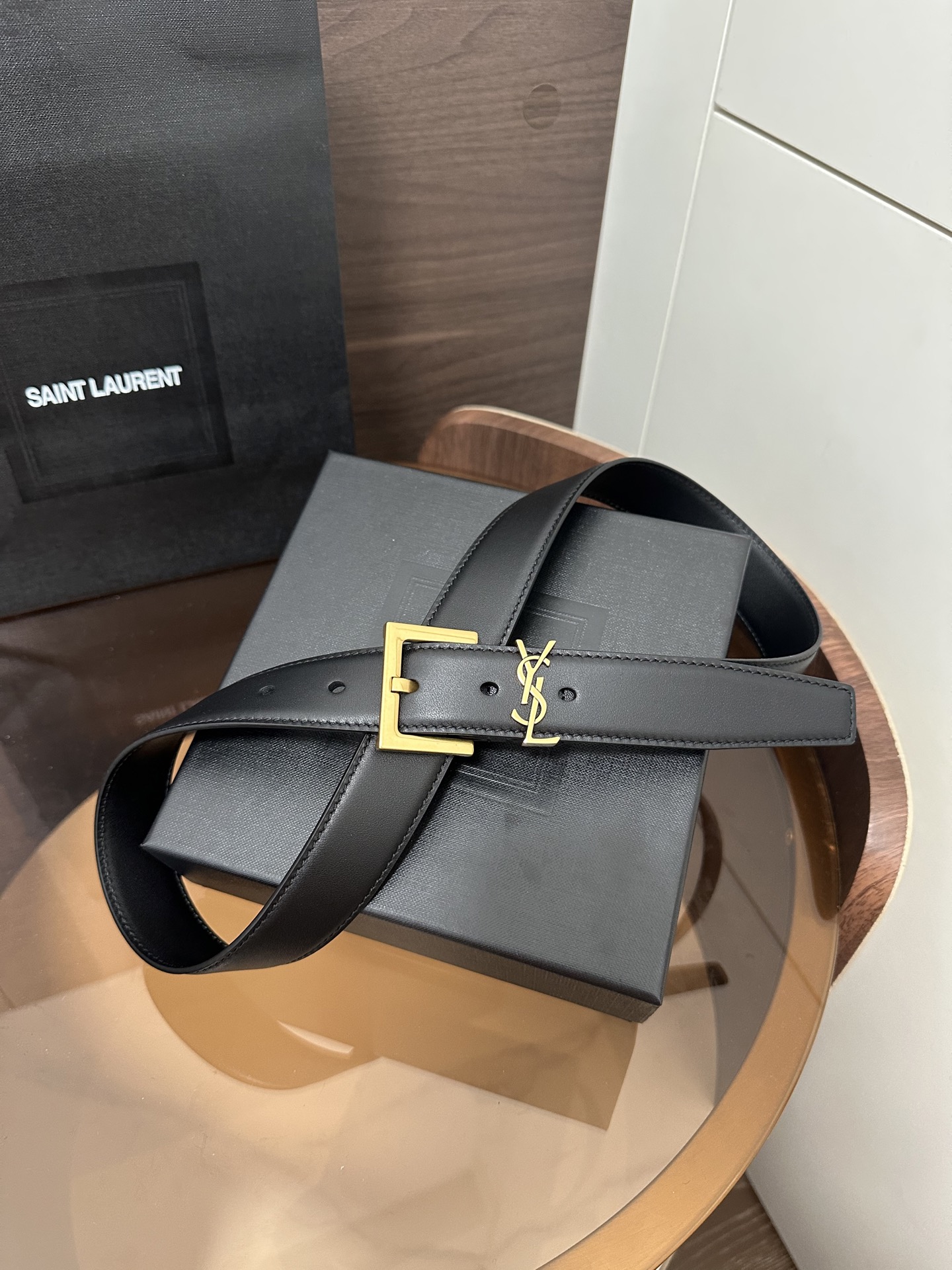 ❣️SA1NT LAURENT CASSANDRE字母标志方形搭扣光面皮腰带 配以经典YSL标志环圈 宽