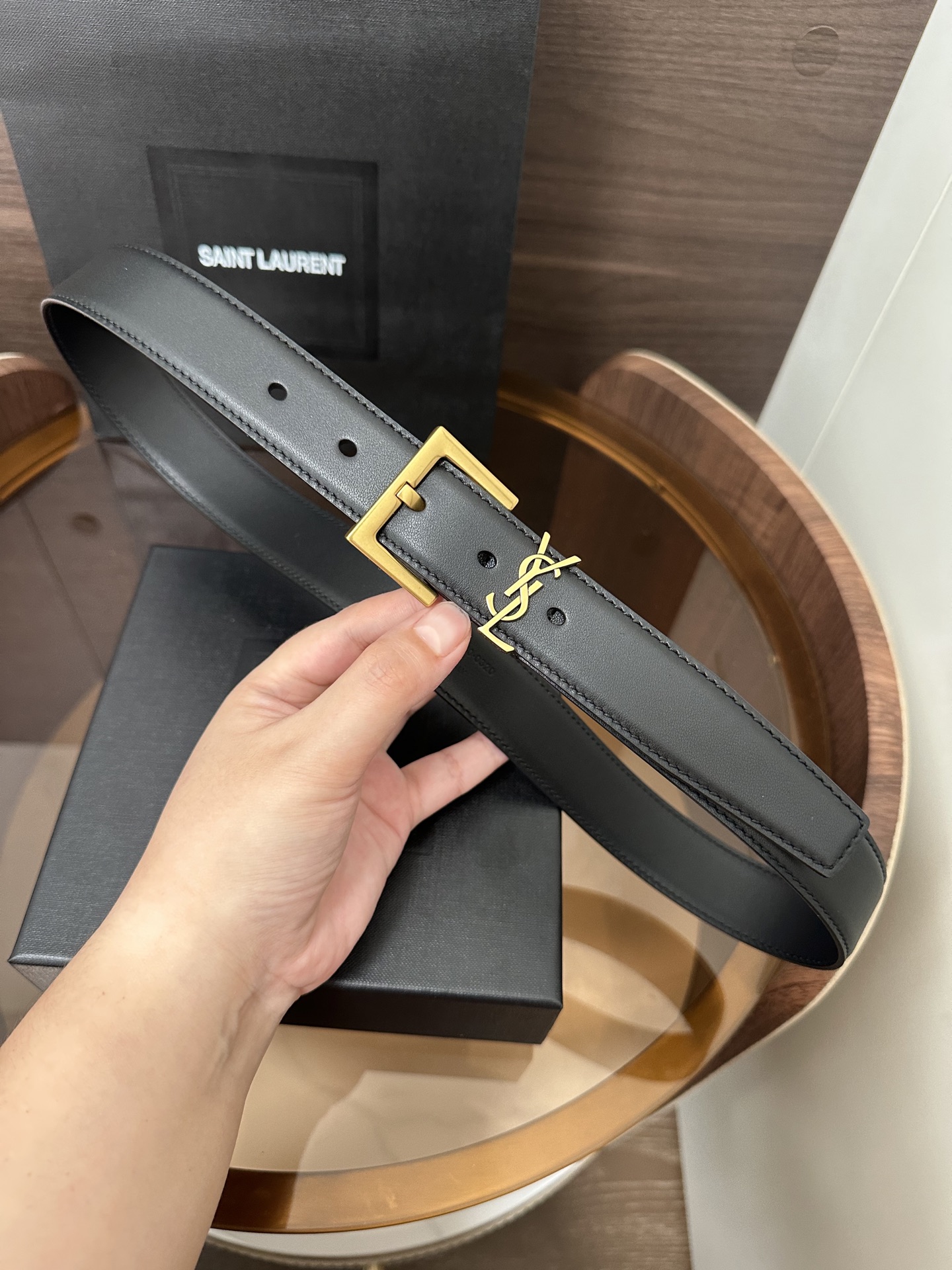 ❣️SA1NT LAURENT CASSANDRE字母标志方形搭扣光面皮腰带 配以经典YSL标志环圈 宽