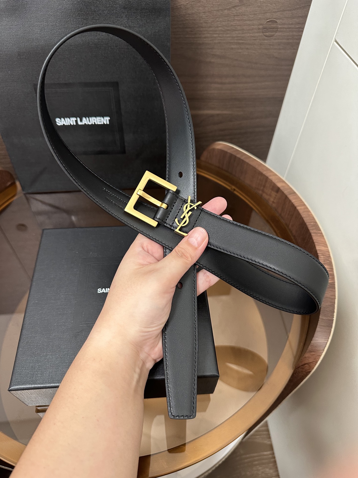 ❣️SA1NT LAURENT CASSANDRE字母标志方形搭扣光面皮腰带 配以经典YSL标志环圈 宽