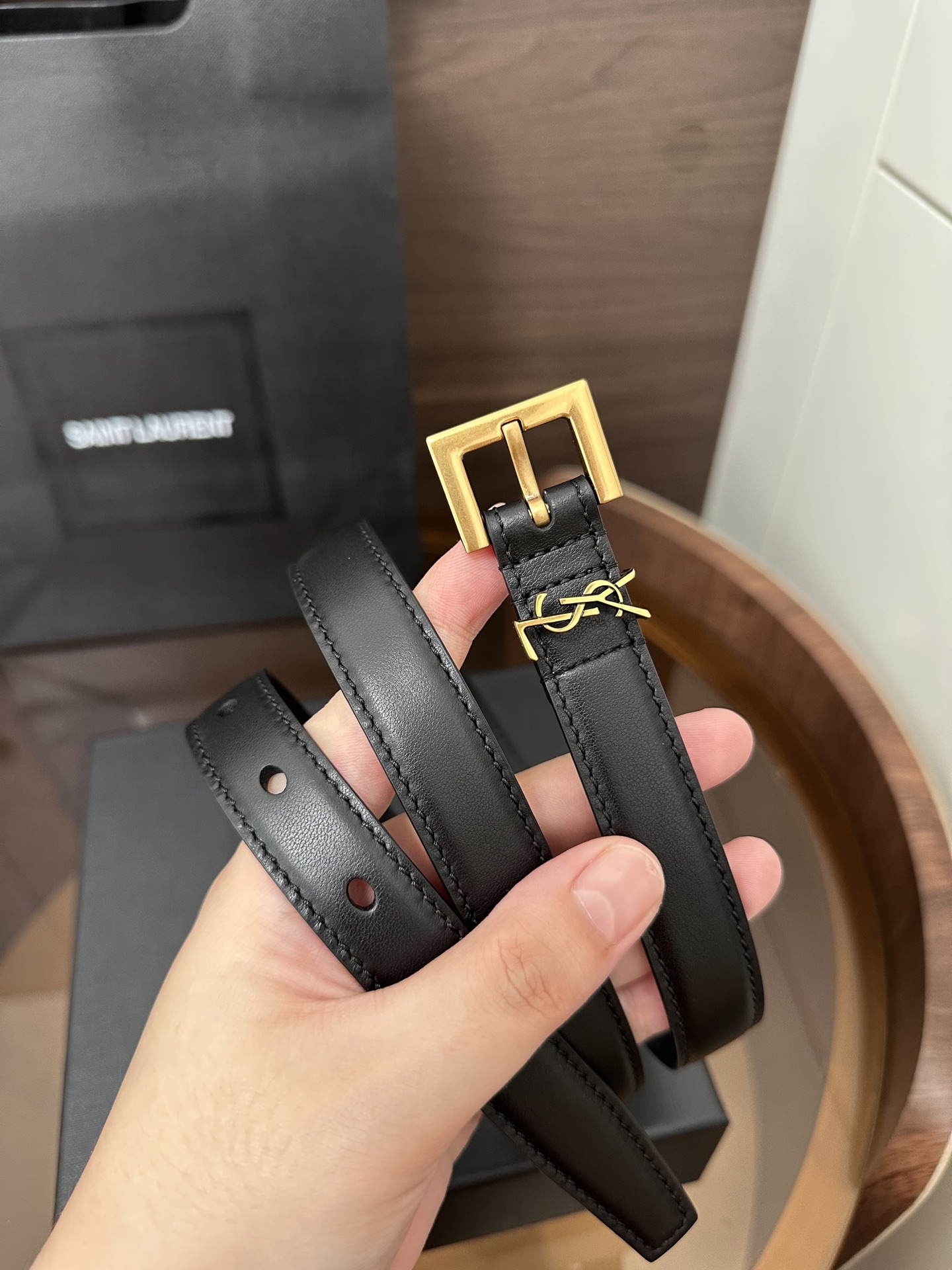 ❣️SA1NT LAURENT CASSANDRE字母标志方形搭扣光面皮腰带 配以经典YSL标志环圈 宽