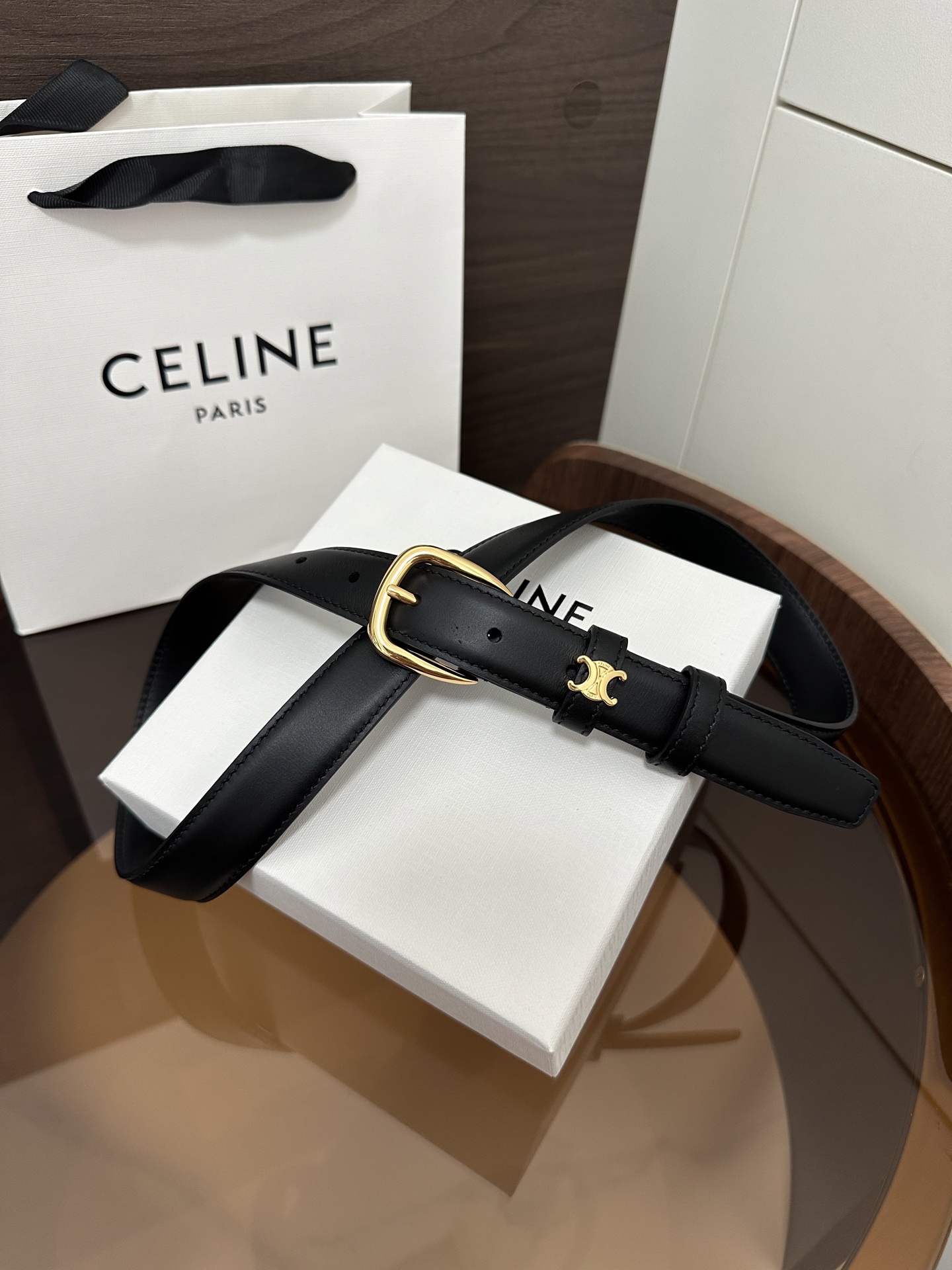 ❣️CÉLINE 赛琳🆕VIVIENNE中 TAURILLON25毫米皮带 牛皮革 牛皮革衬里 金色饰面
