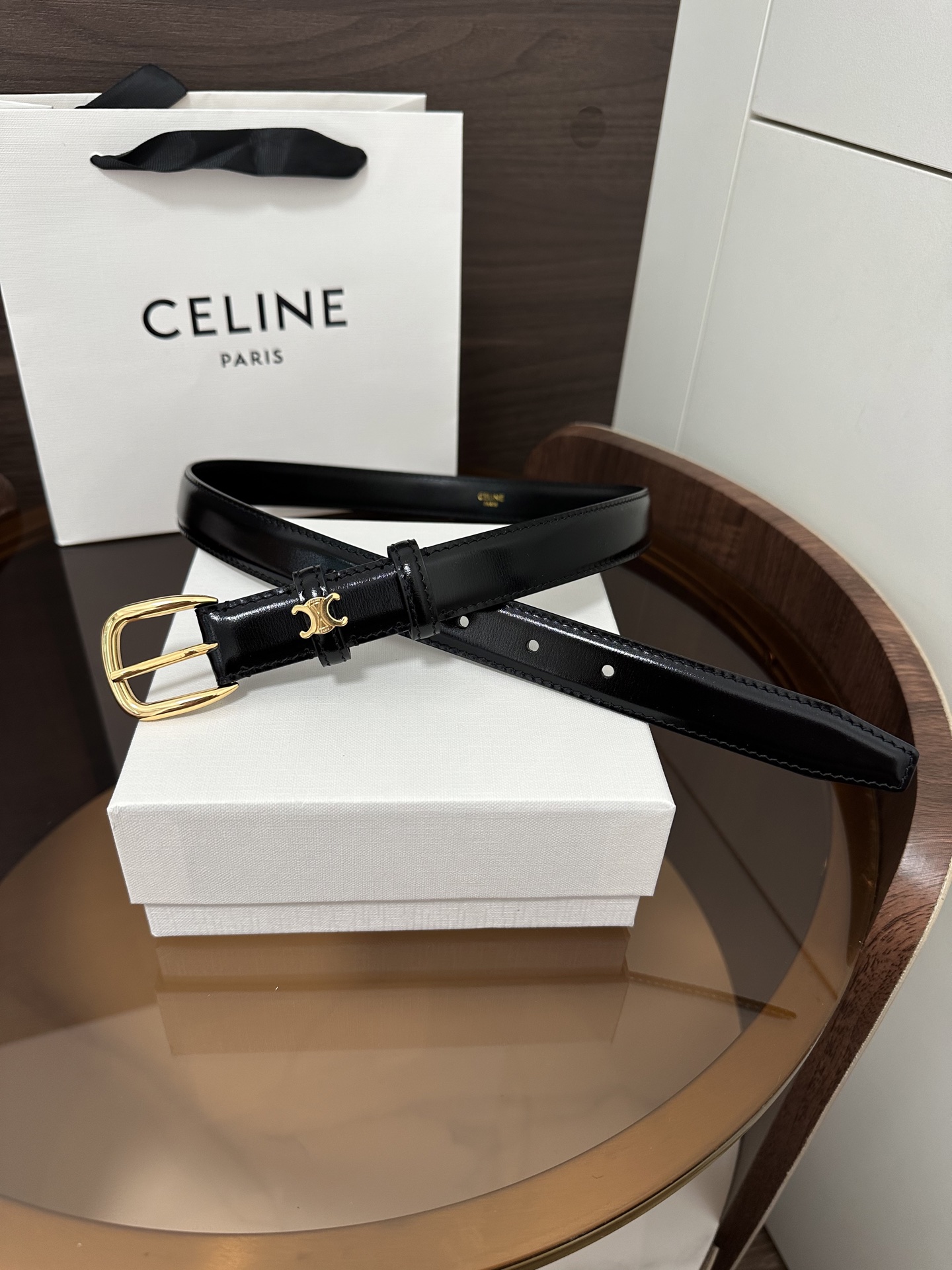 ❣️CÉLINE 赛琳🆕VIVIENNE中 TAURILLON25毫米皮带 牛皮革 牛皮革衬里 金色饰面