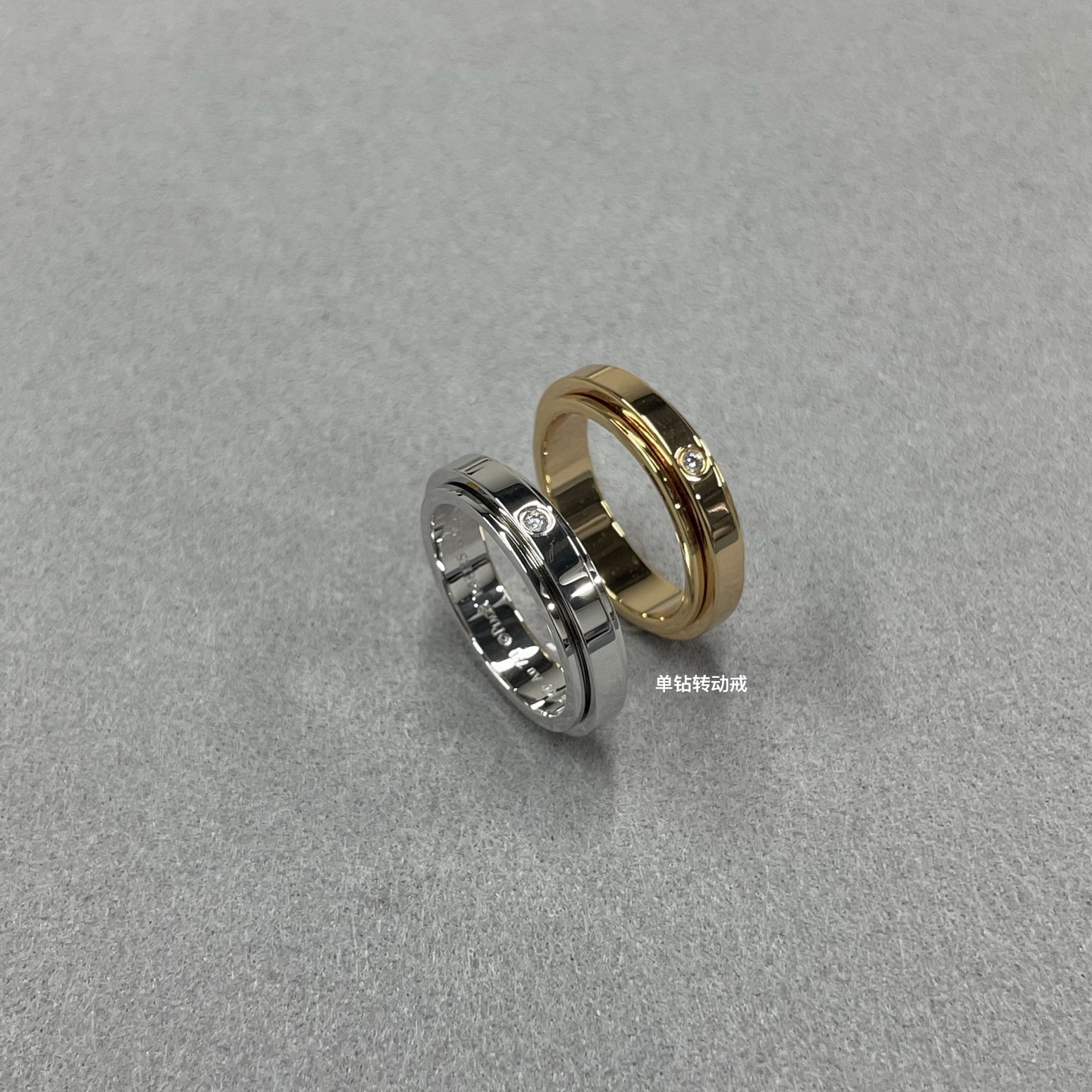 伯爵转动戒指
