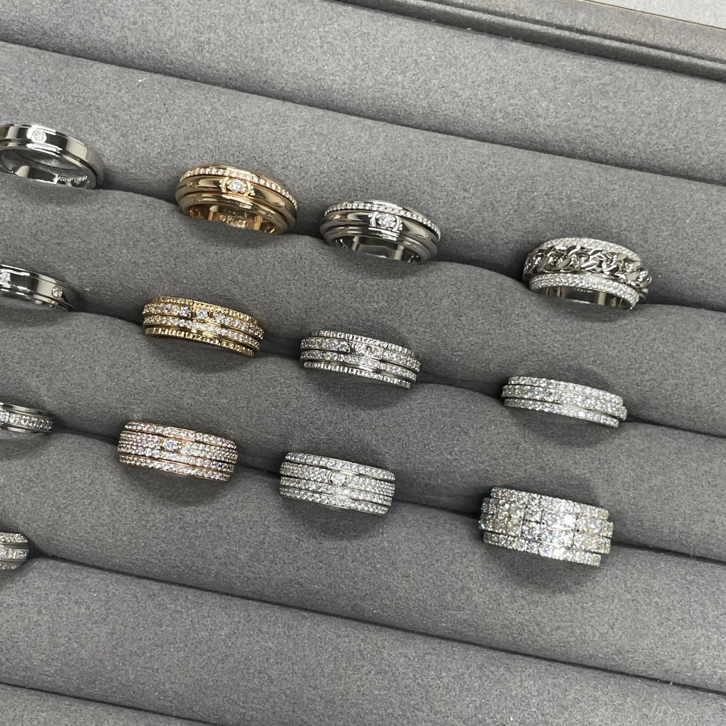 伯爵转动戒指/集合图