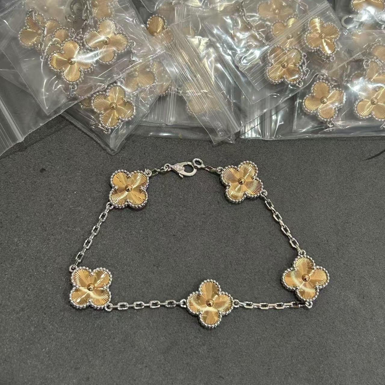 Van Cleef & Arpels Haute Couture Haute Couture Fine Jewelry Necklace