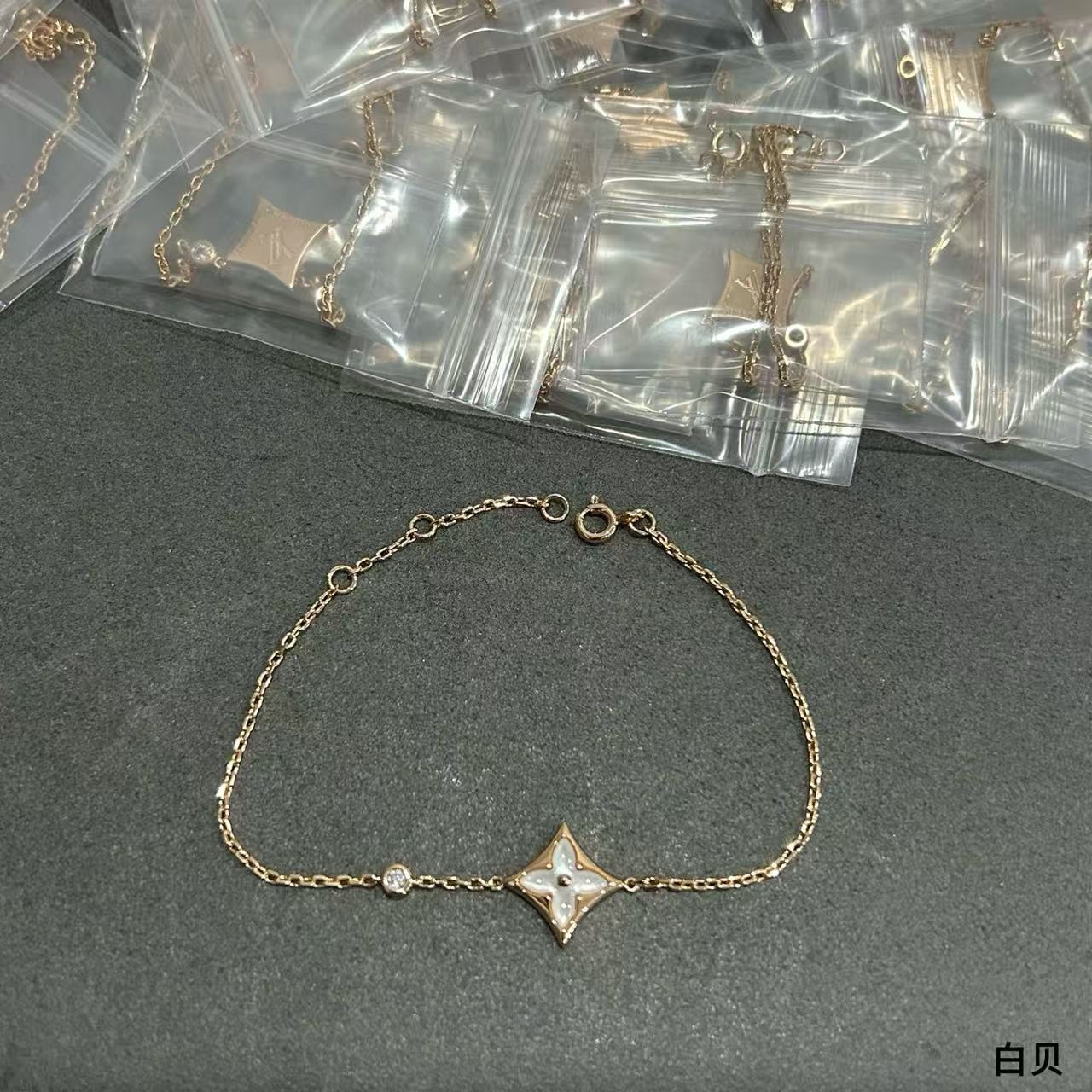 La pulsera cuadrada LvL ha llegado, 5140180