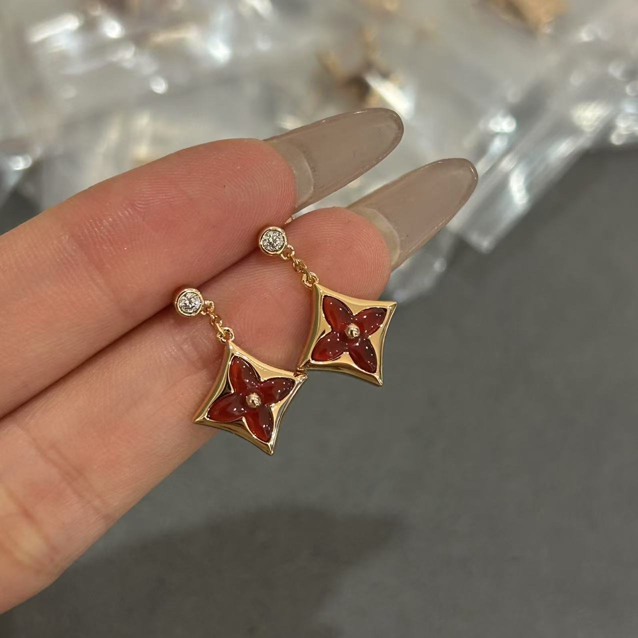 Los pendientes de oreja de cadena cuadrada de LV han llegado, 5140240