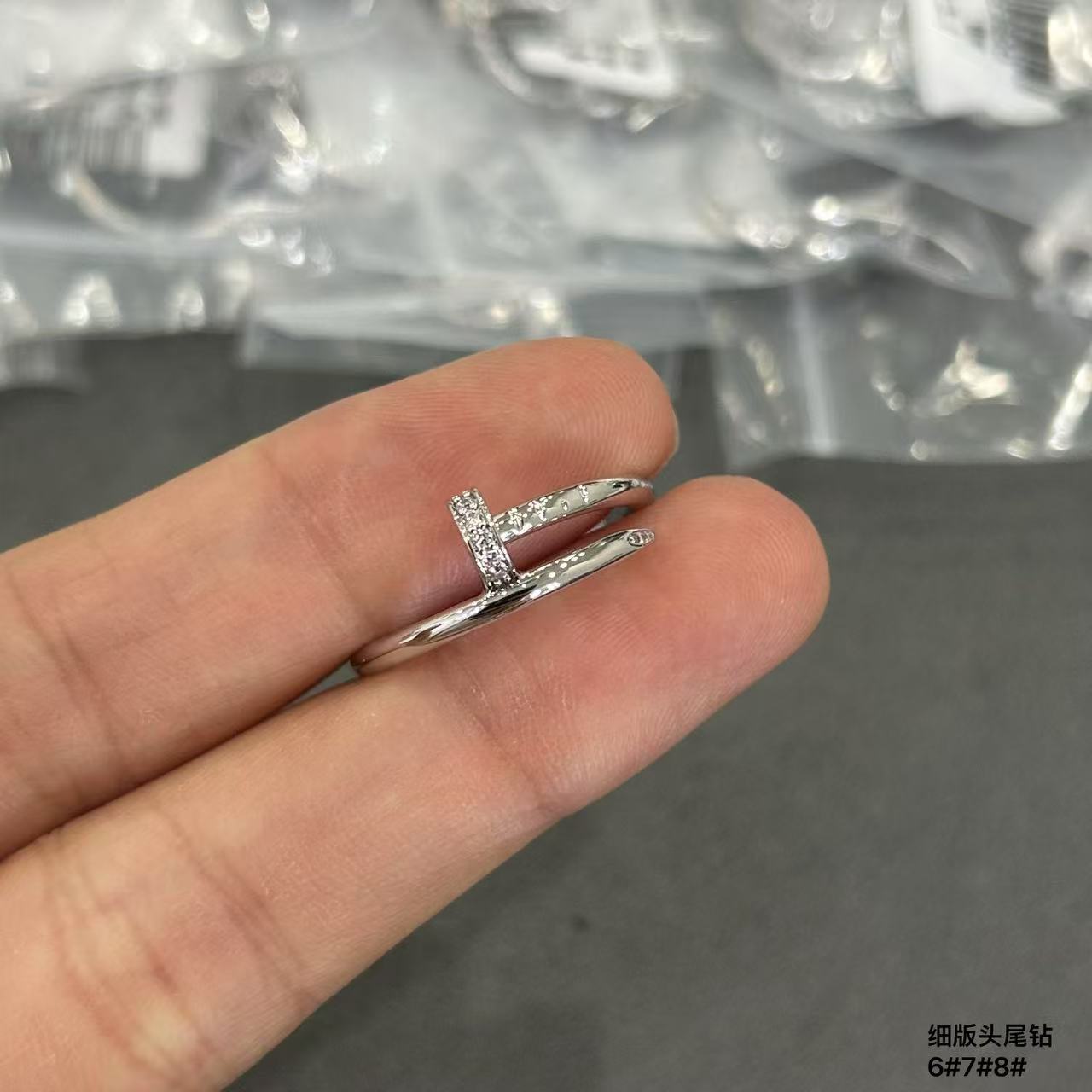 卡地亚细版头尾钻钉子戒指到货了