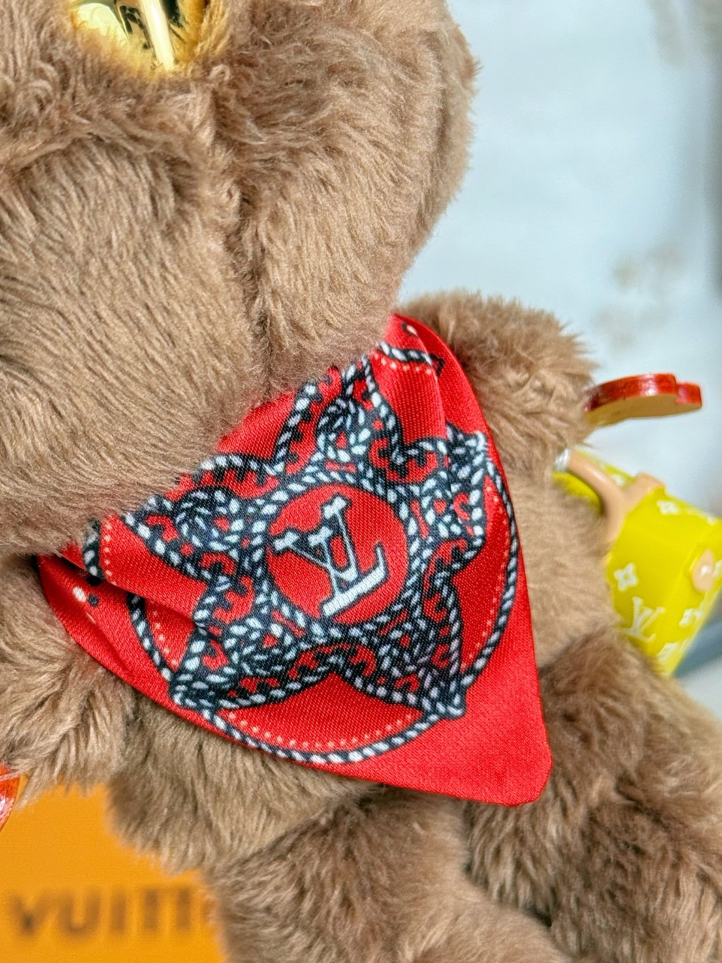 Louis Vuitton LV Louis Bear 毛绒挂件 包配饰 钥匙扣