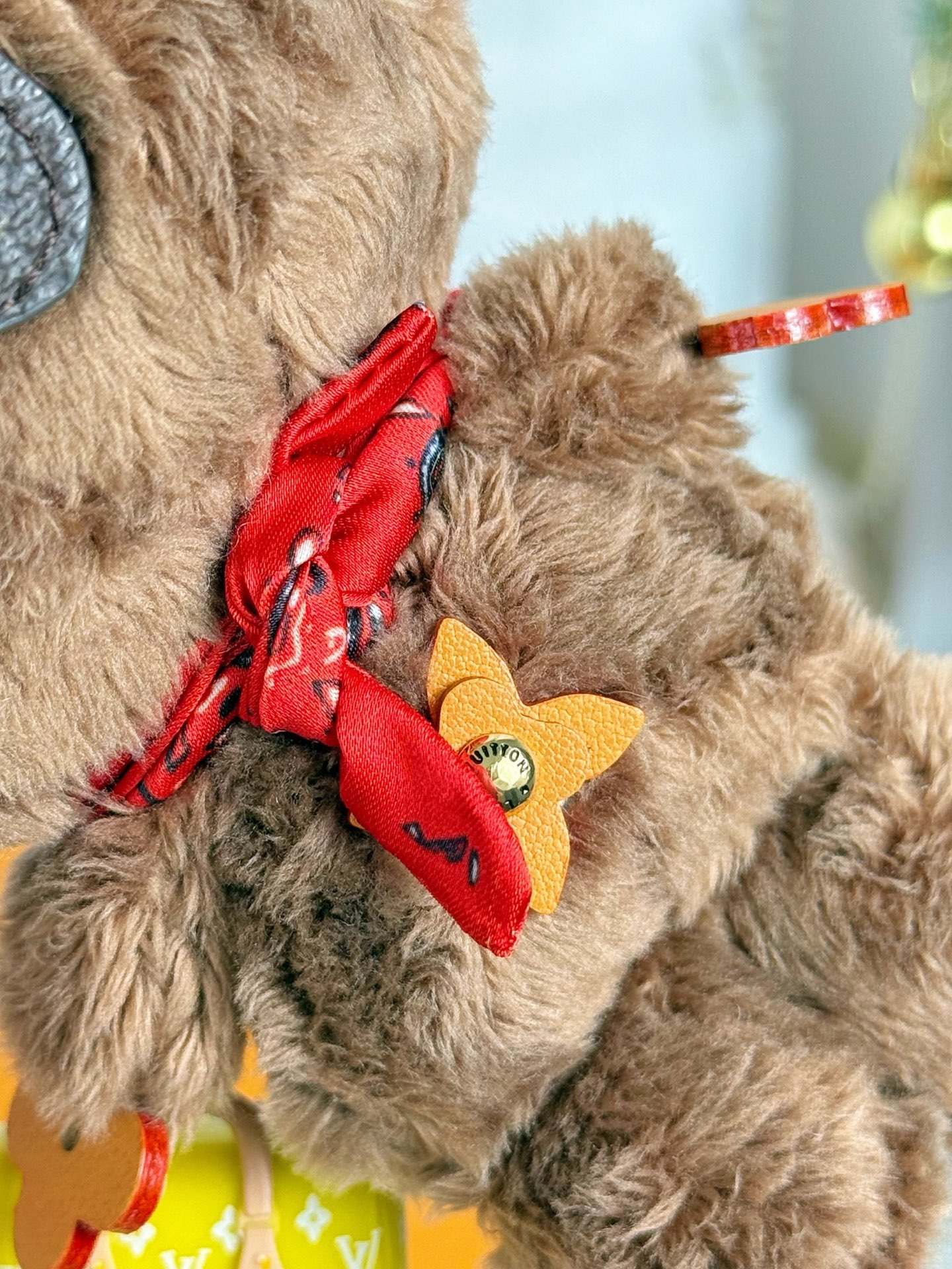 Louis Vuitton LV Louis Bear 毛绒挂件 包配饰 钥匙扣