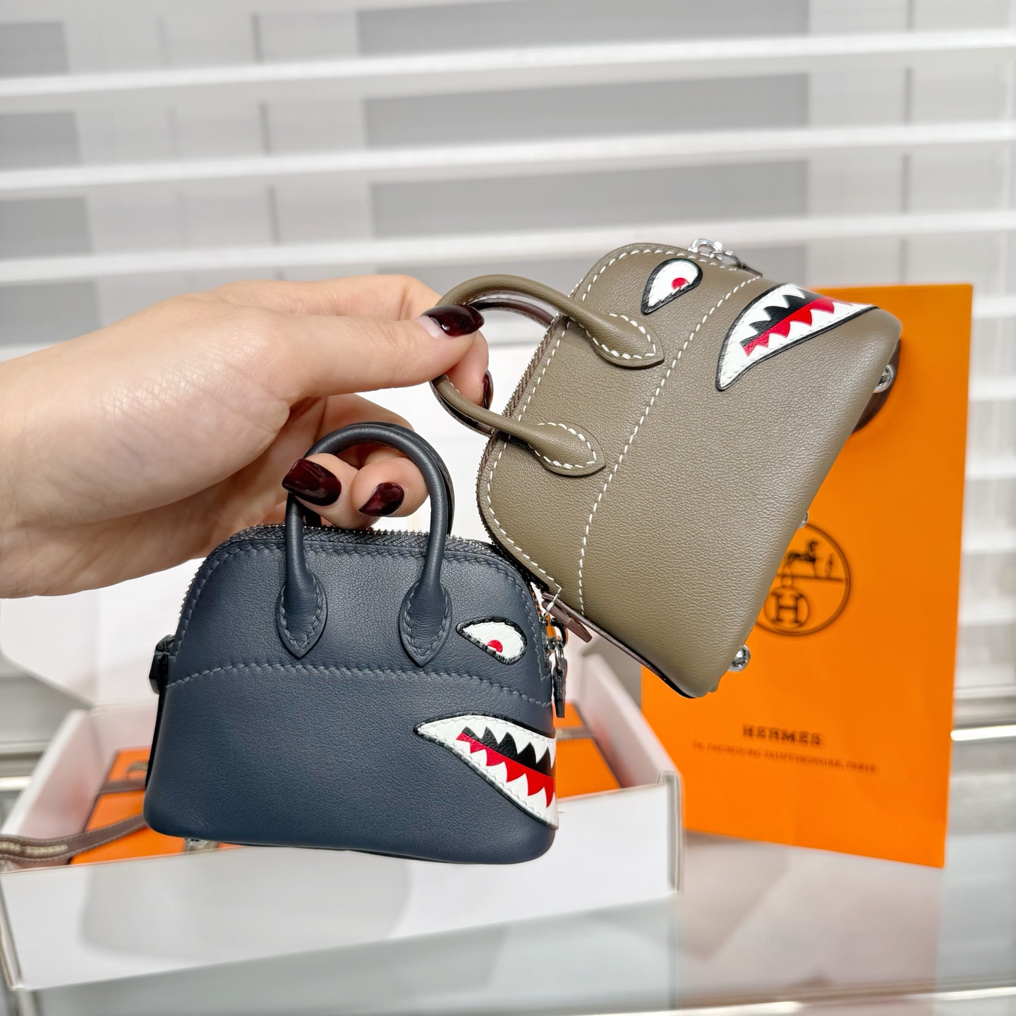 Hermès 爱马仕Hermes Bolide Shark迷你鲨鱼贝壳包挂件