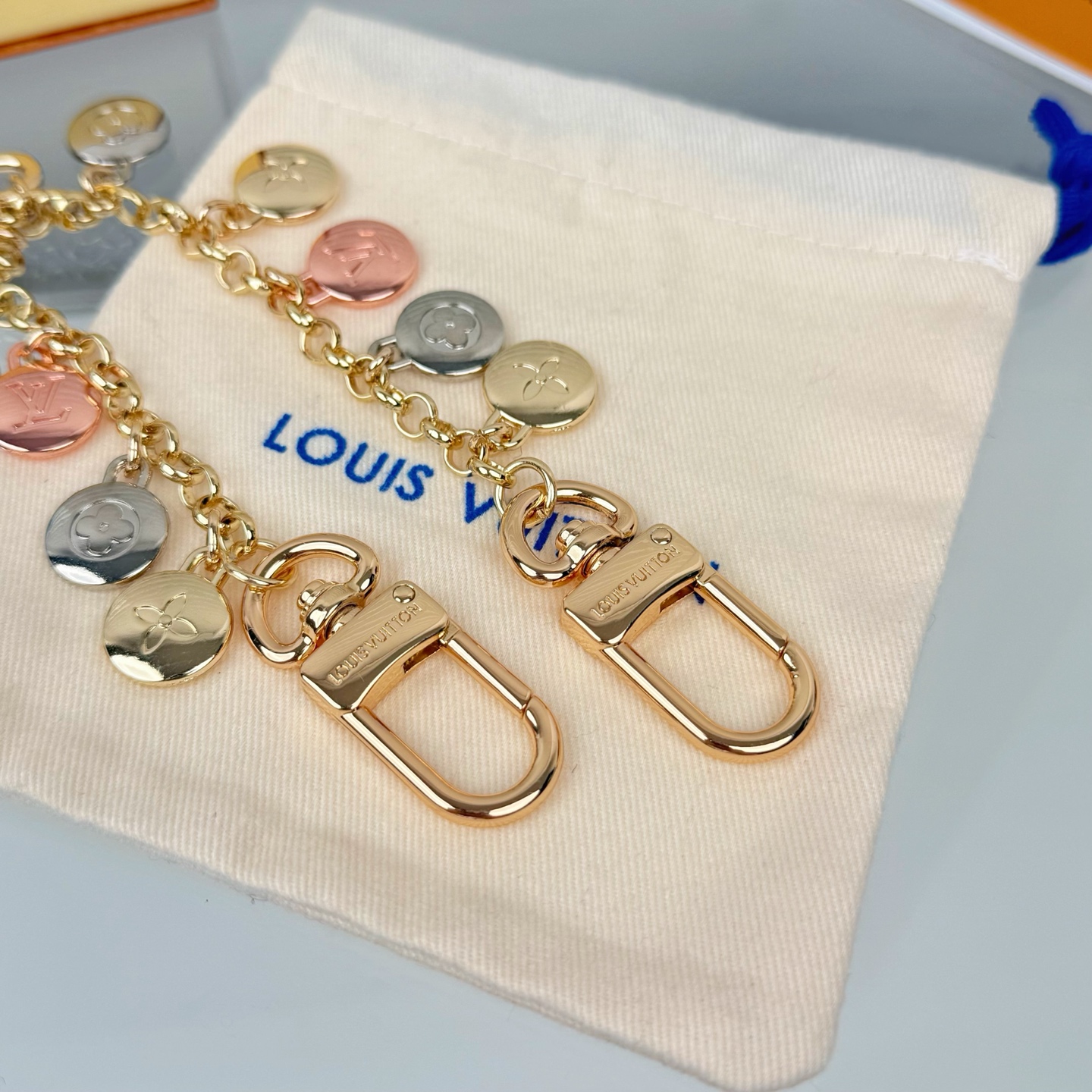 Louis Vuitton LV钥匙扣 豆豆 包挂件 包链条配送如图包装