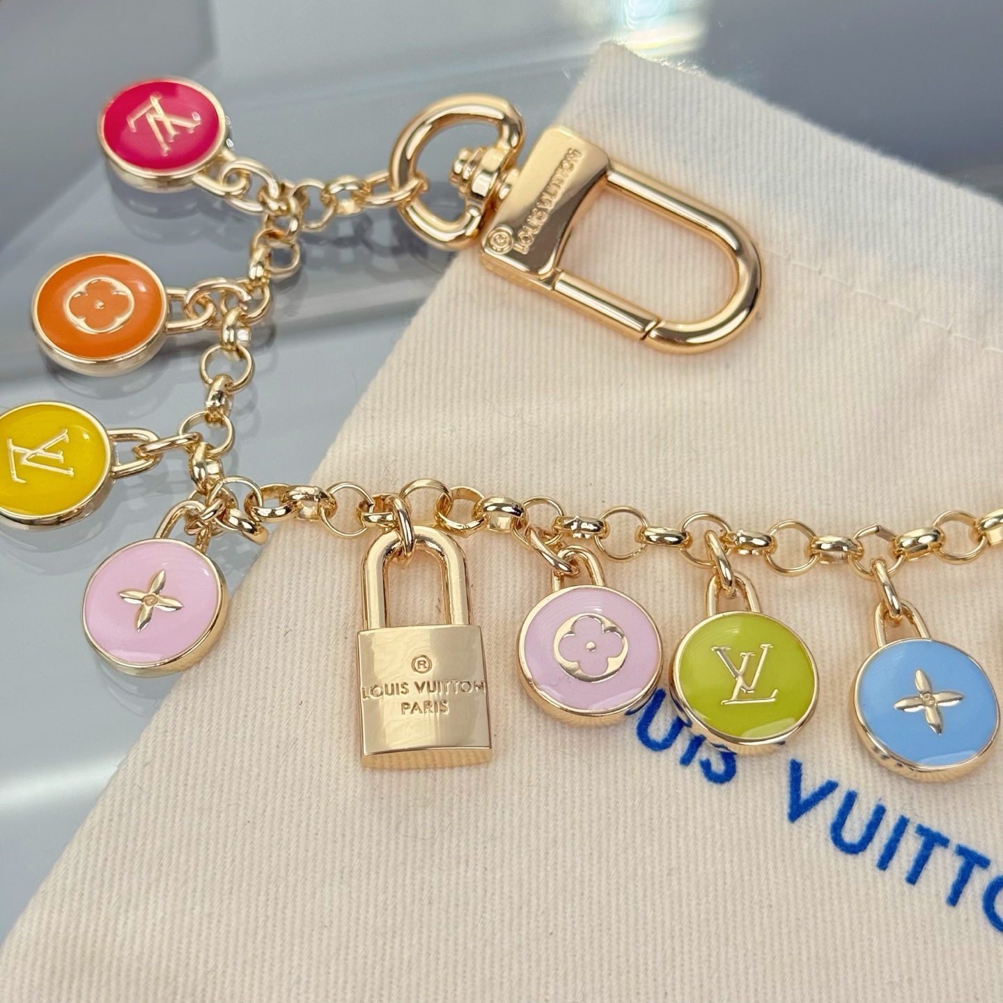 Louis Vuitton LV钥匙扣 豆豆 包挂件 包链条配送如图包装