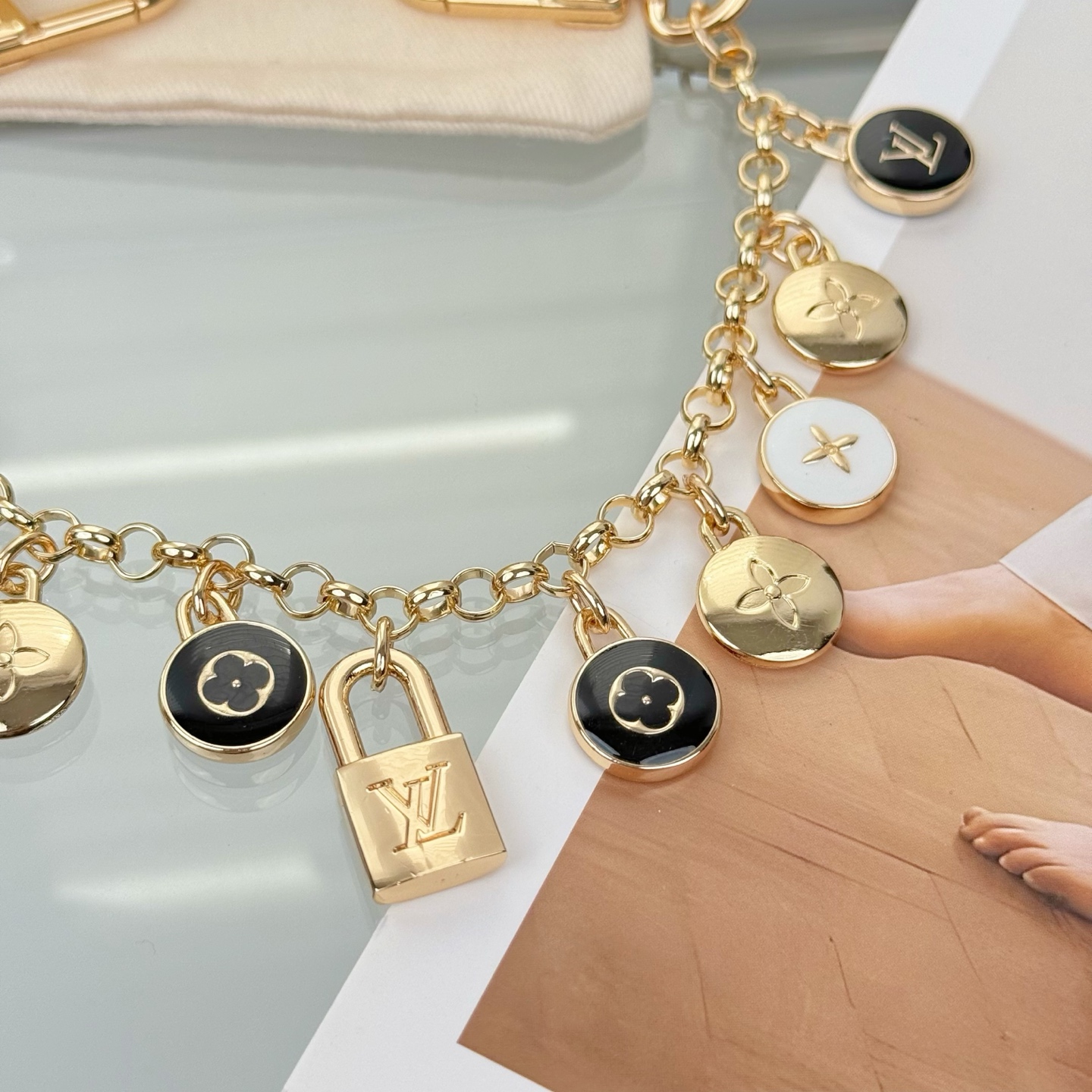 Louis Vuitton LV钥匙扣 豆豆 包挂件 包链条配送如图包装