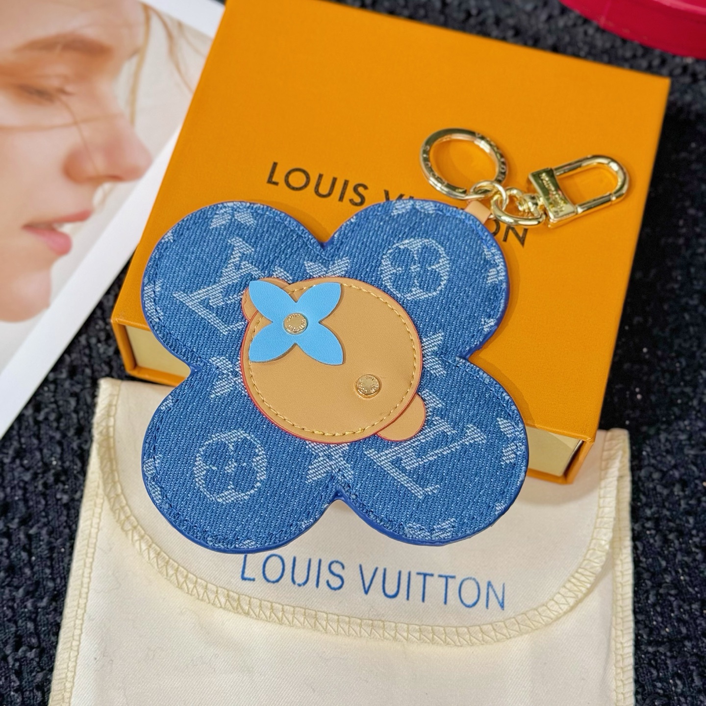Louis Vuitton Louis Vuitton 路易威登VIVIENNE HEAD MONOGRAM MIRROR 钥匙扣