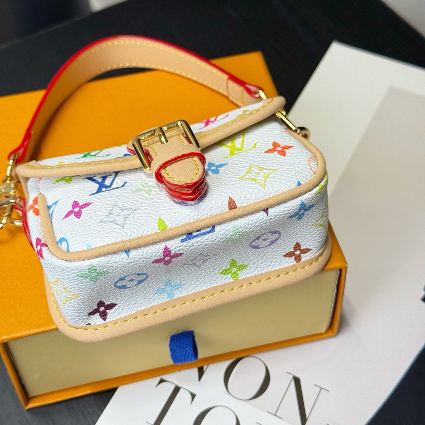 루이비통 키링 124561 Louis Vuitton Accessories 썸네일 이미지