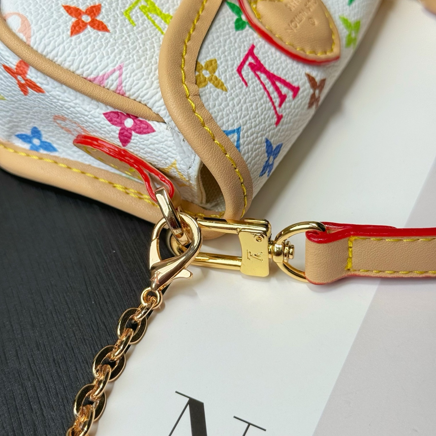 루이비통 키링 124561 Louis Vuitton Accessories 썸네일 이미지