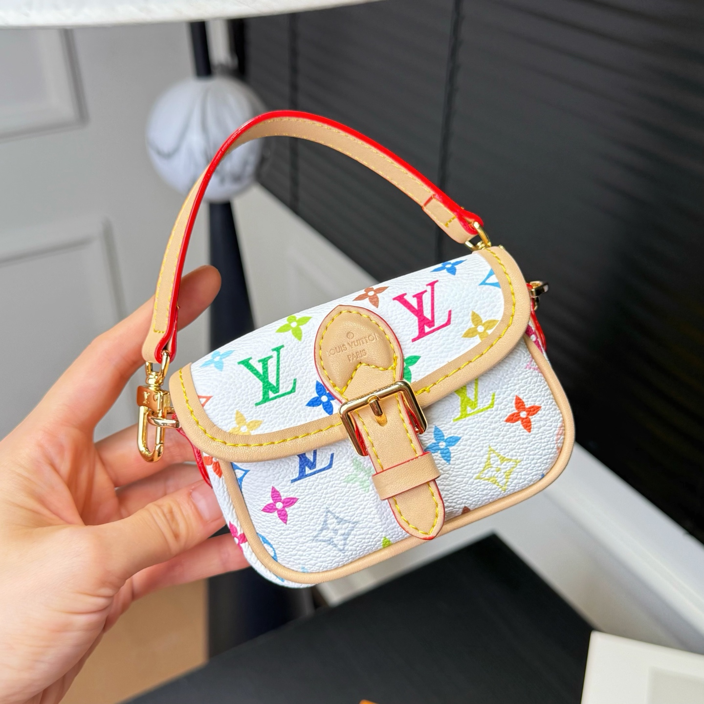 루이비통 키링 124561 Louis Vuitton Accessories 썸네일 이미지