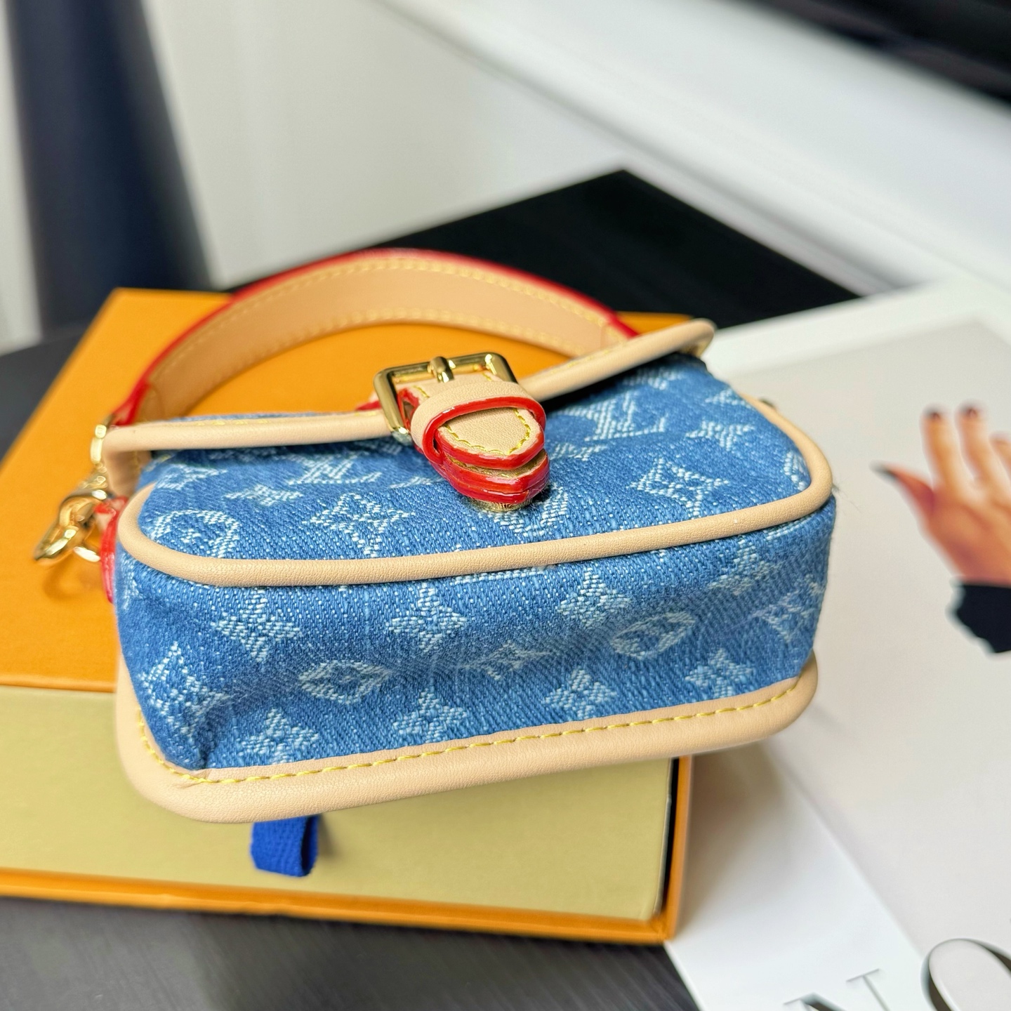 루이비통 키링 124558 Louis Vuitton Accessories 썸네일 이미지