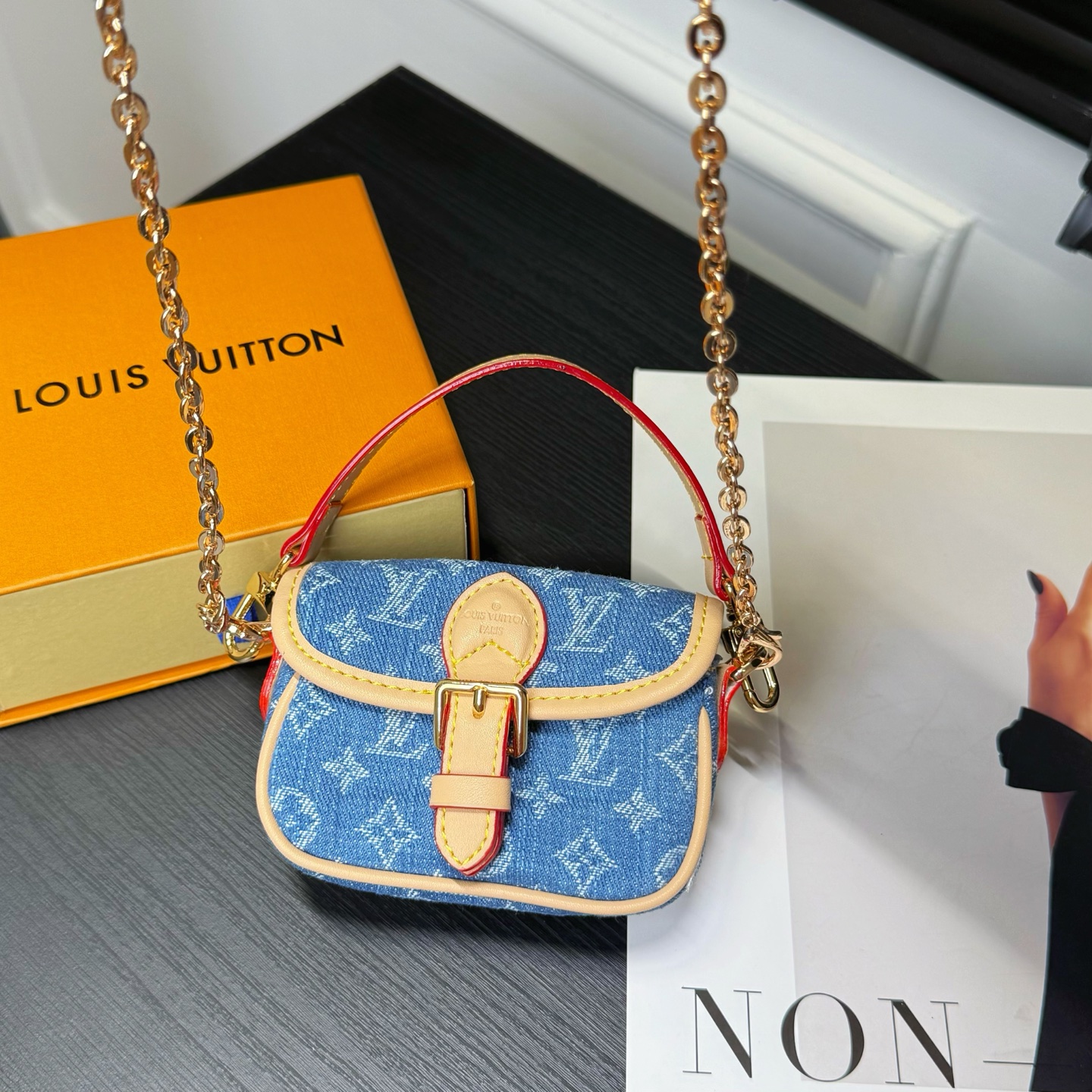 루이비통 키링 124558 Louis Vuitton Accessories 썸네일 이미지