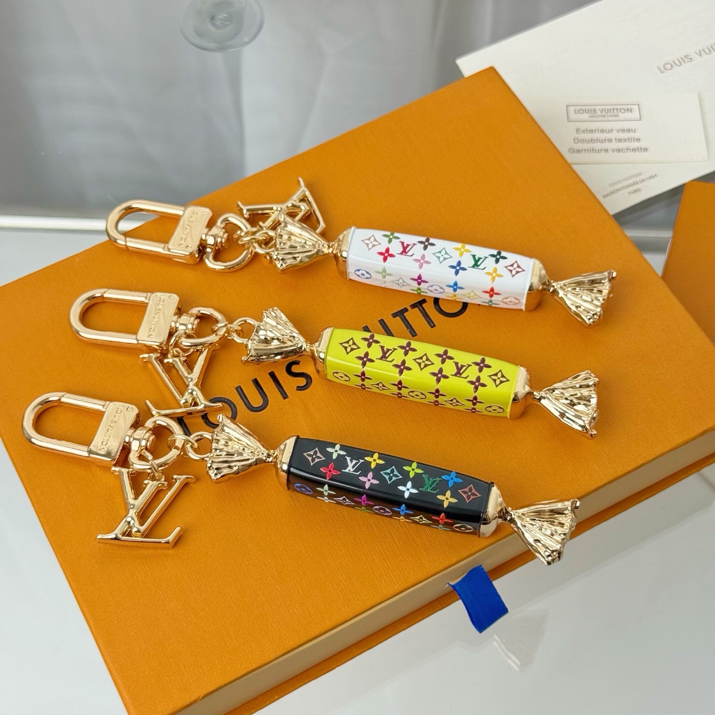 루이비통 키링 124550 Louis Vuitton Accessories 썸네일 이미지